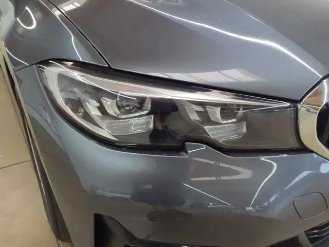 BMW 3 Series view 15