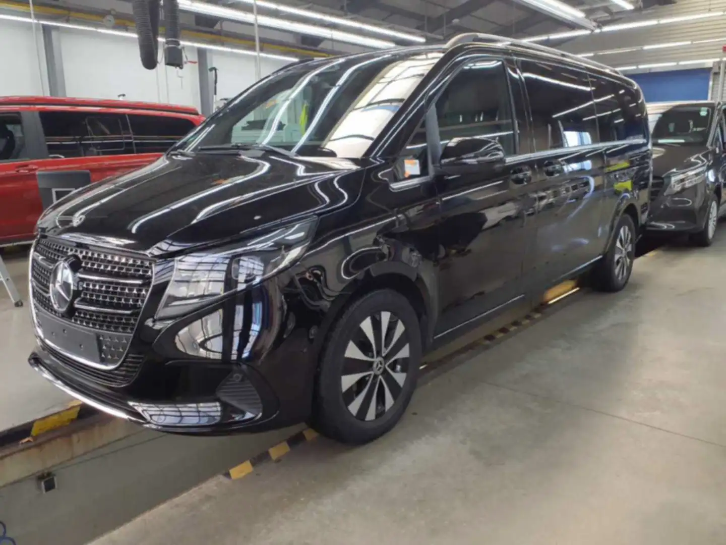 Mercedes-Benz V 300 Avantgarde Extralang,Allrad,8Sitzer,LED Schwarz - 2