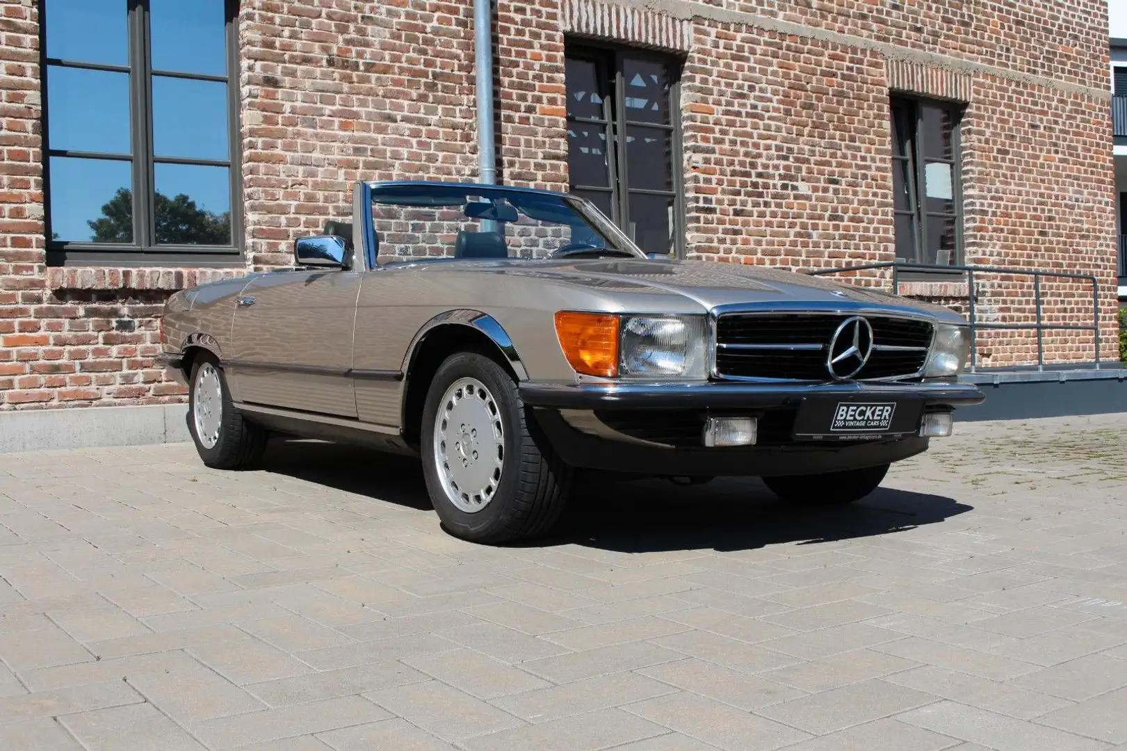 Mercedes-Benz 280 SL Plateado - 1