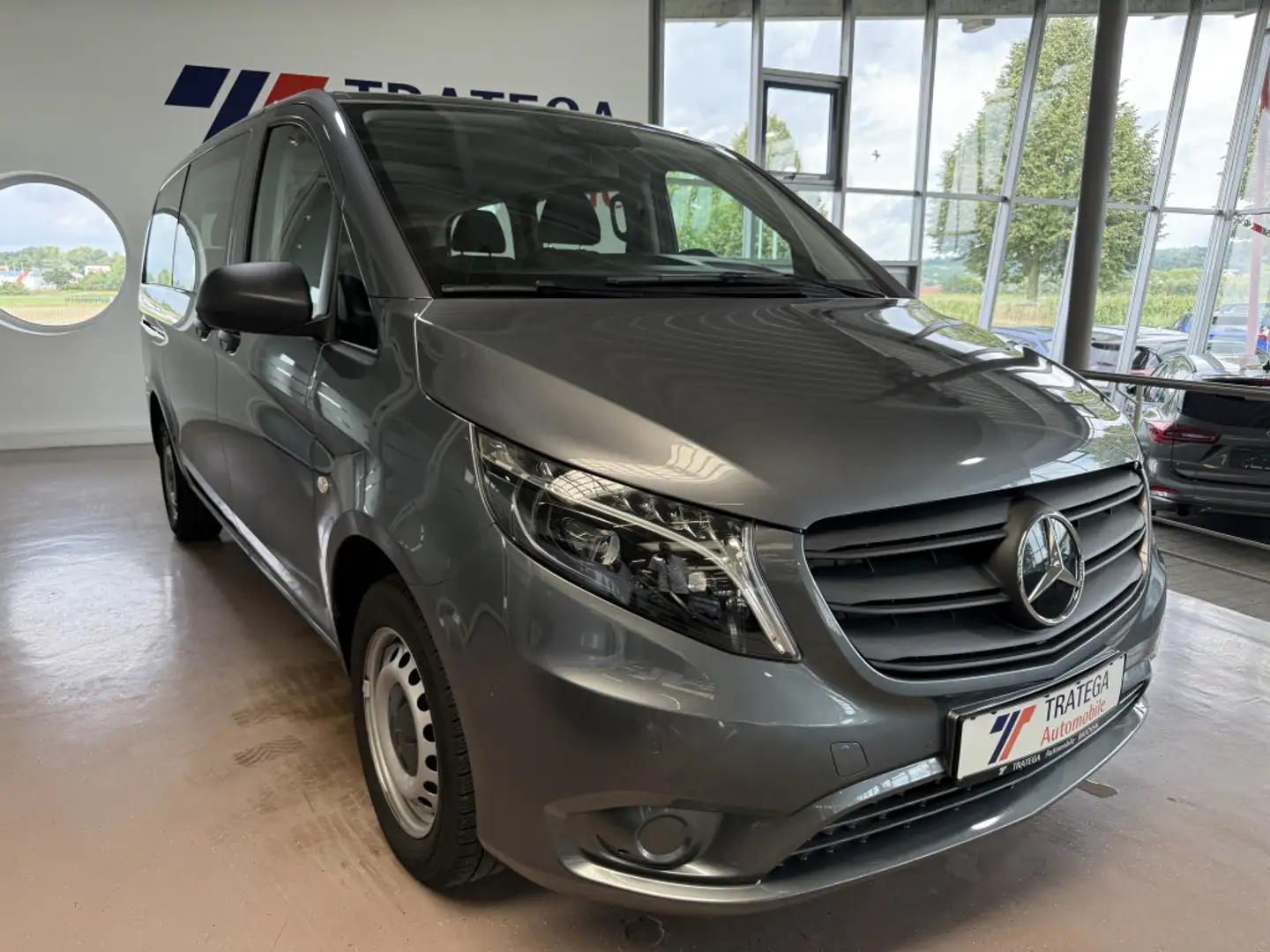 Mercedes-Benz Vito Tourer PRO 116 CDI langAHK LED Kamera TW Grijs - 1