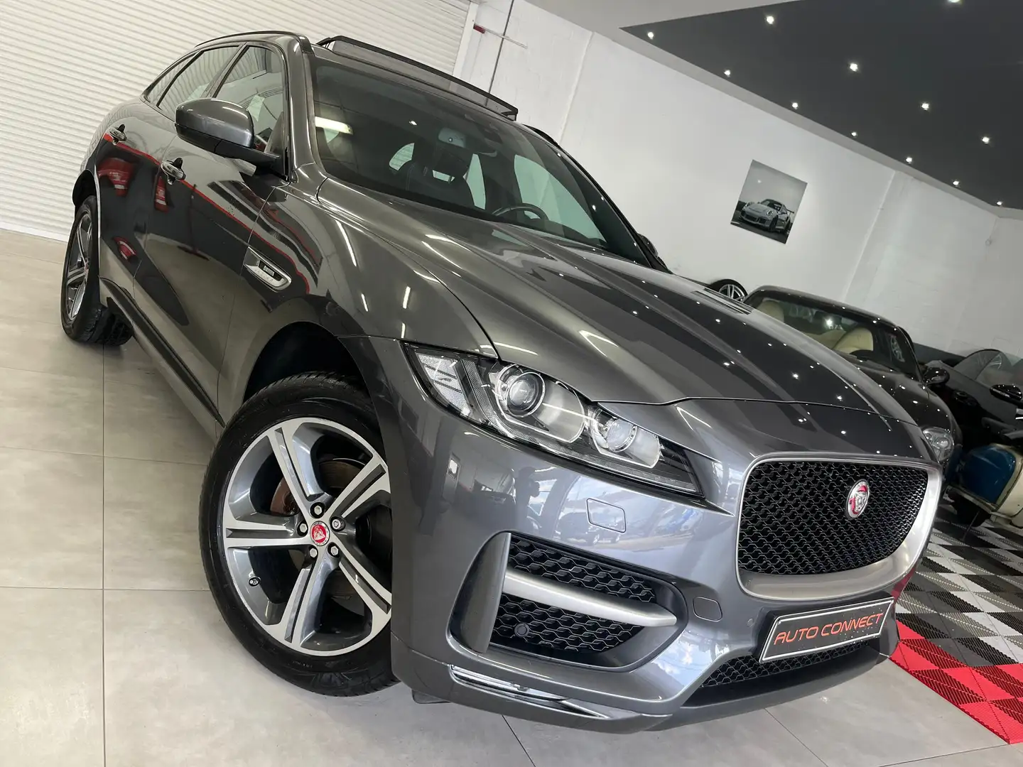 Jaguar F-Pace *R-SPORT*4X4*CUIR*TOIT PNAO*NAVI*CAMERA*SG ELEC* Gris - 1