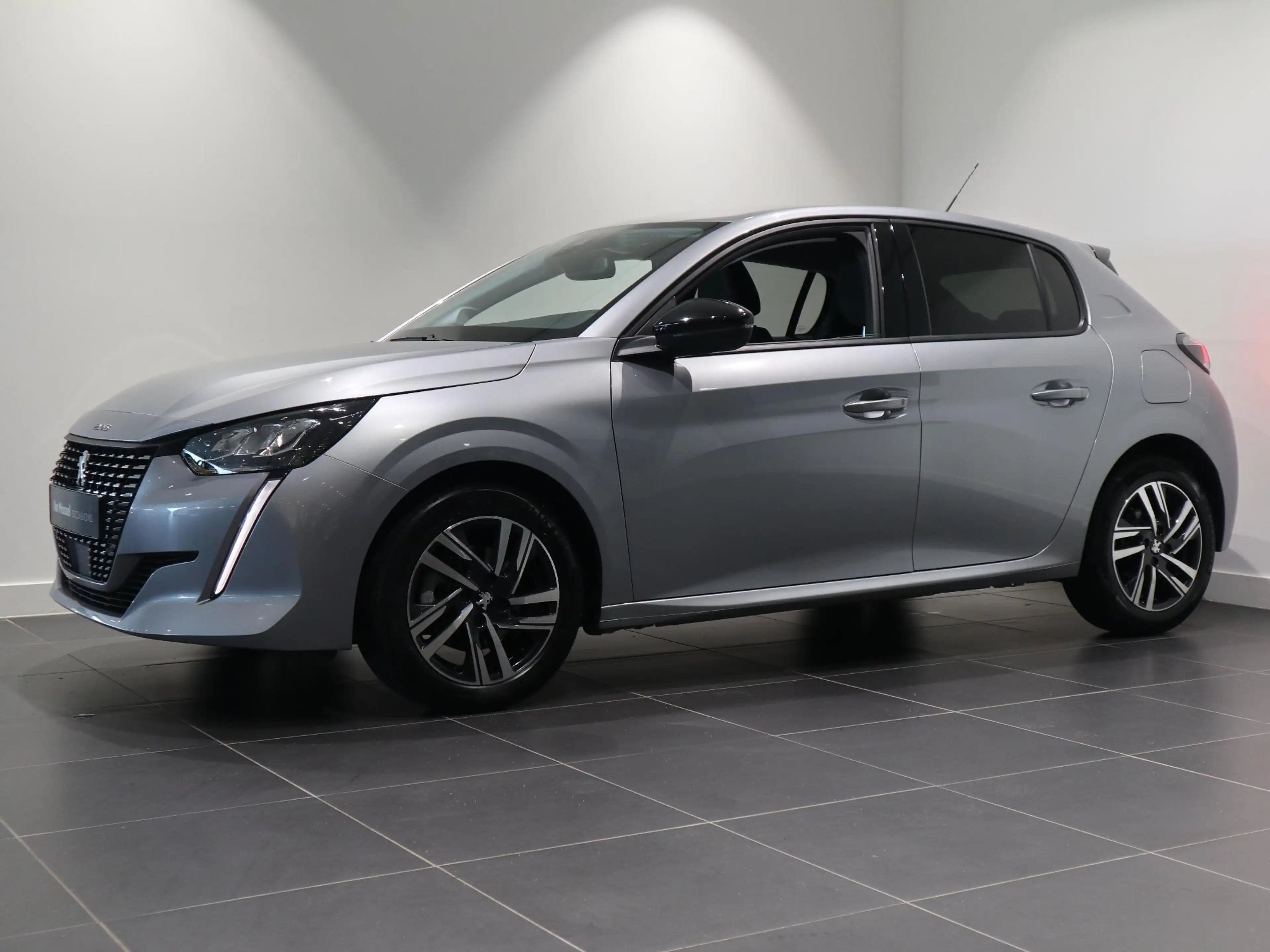 Peugeot 208 1.2 PureTech 100 MAN6 S&S Allure — photo 3