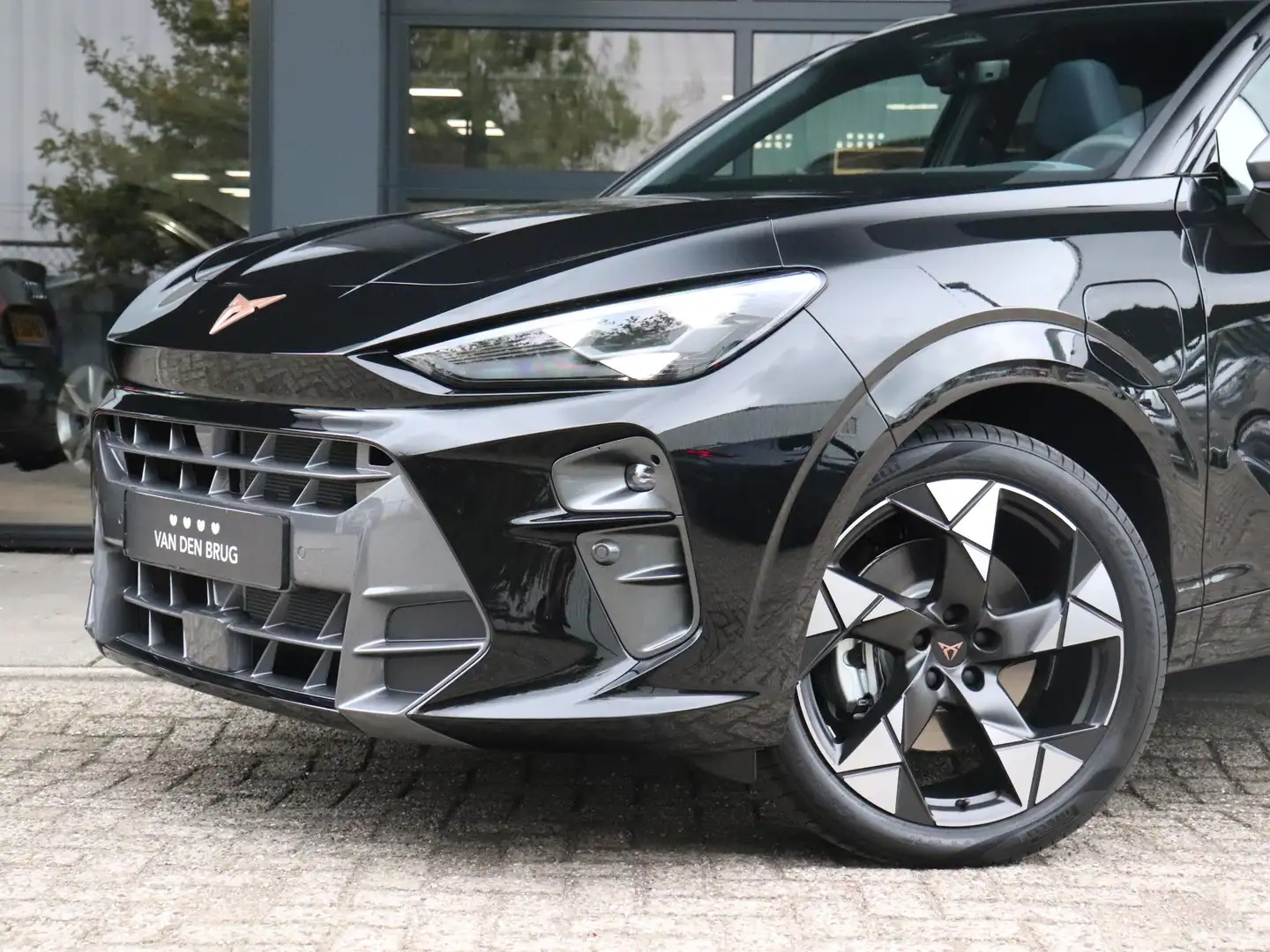 CUPRA Terramar 1.5 TSI e-Hybrid 204PK | Trekhaak | Panoramadak | Zwart - 2