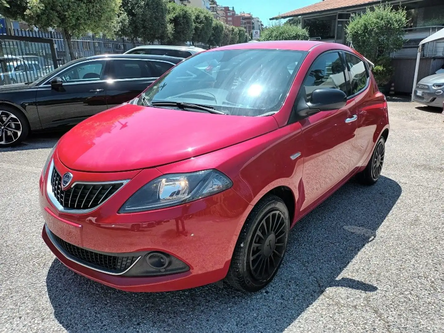 Lancia Ypsilon 1000 HYBRID SILVER 70CV STEREO USB ITALIA Rouge - 2