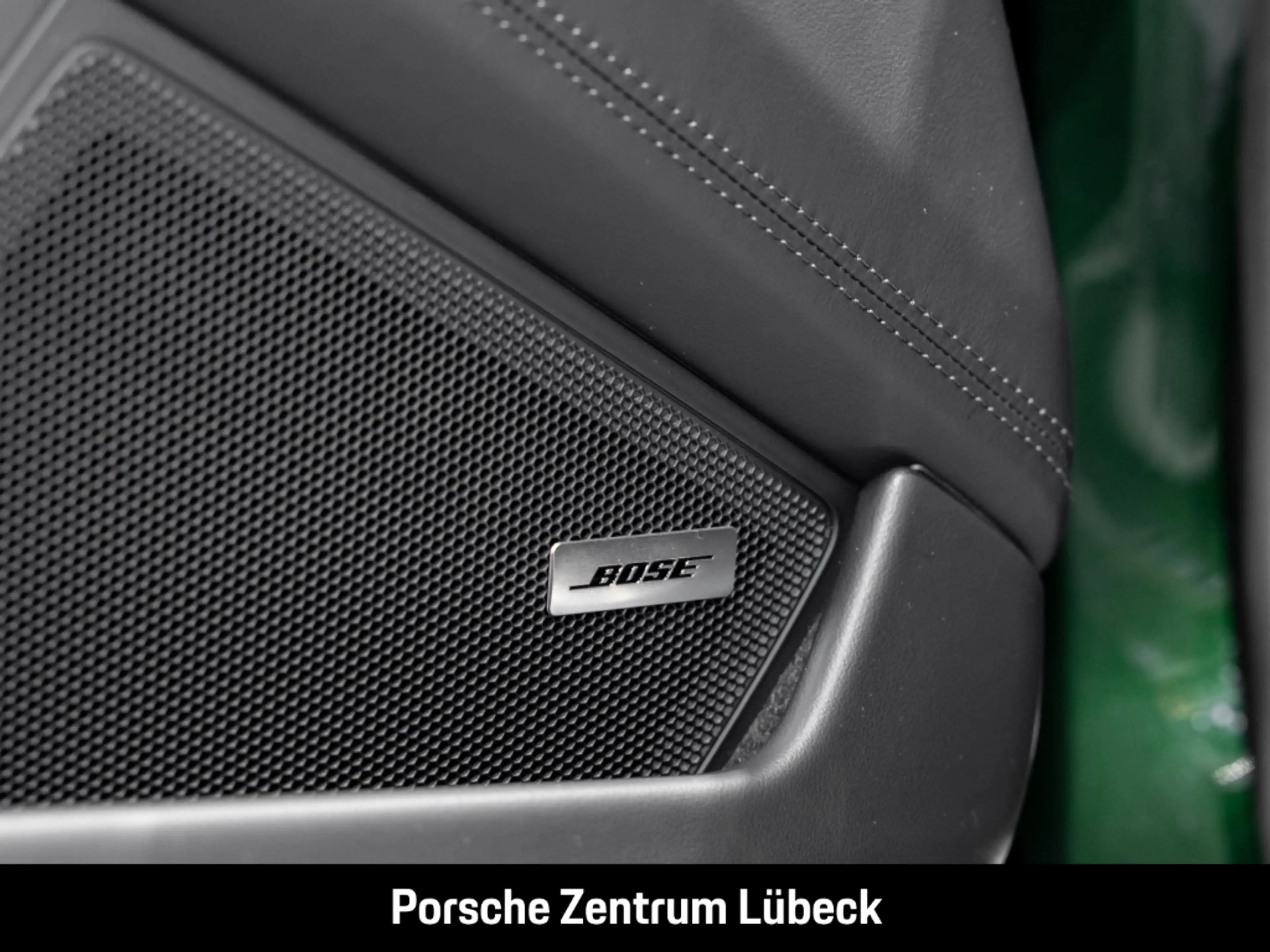 Porsche 992 911 Carrera 4S Liftsystem-VA Sportabgas BOSE — photo 17