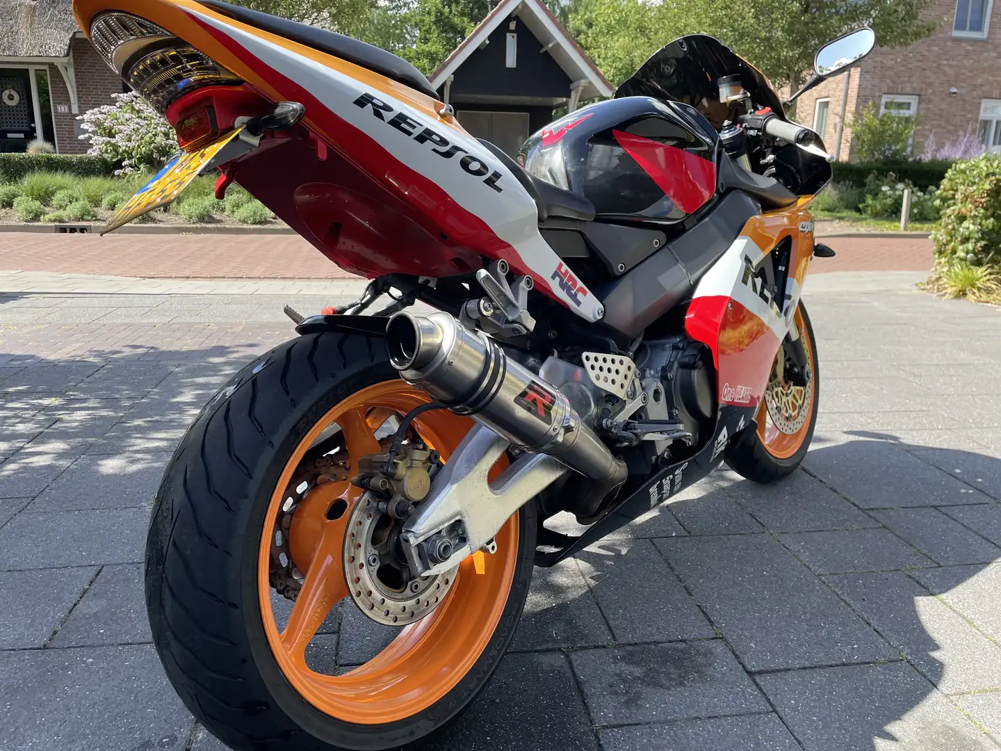 Honda CBR 1000 Fireblade 954 RR - 1