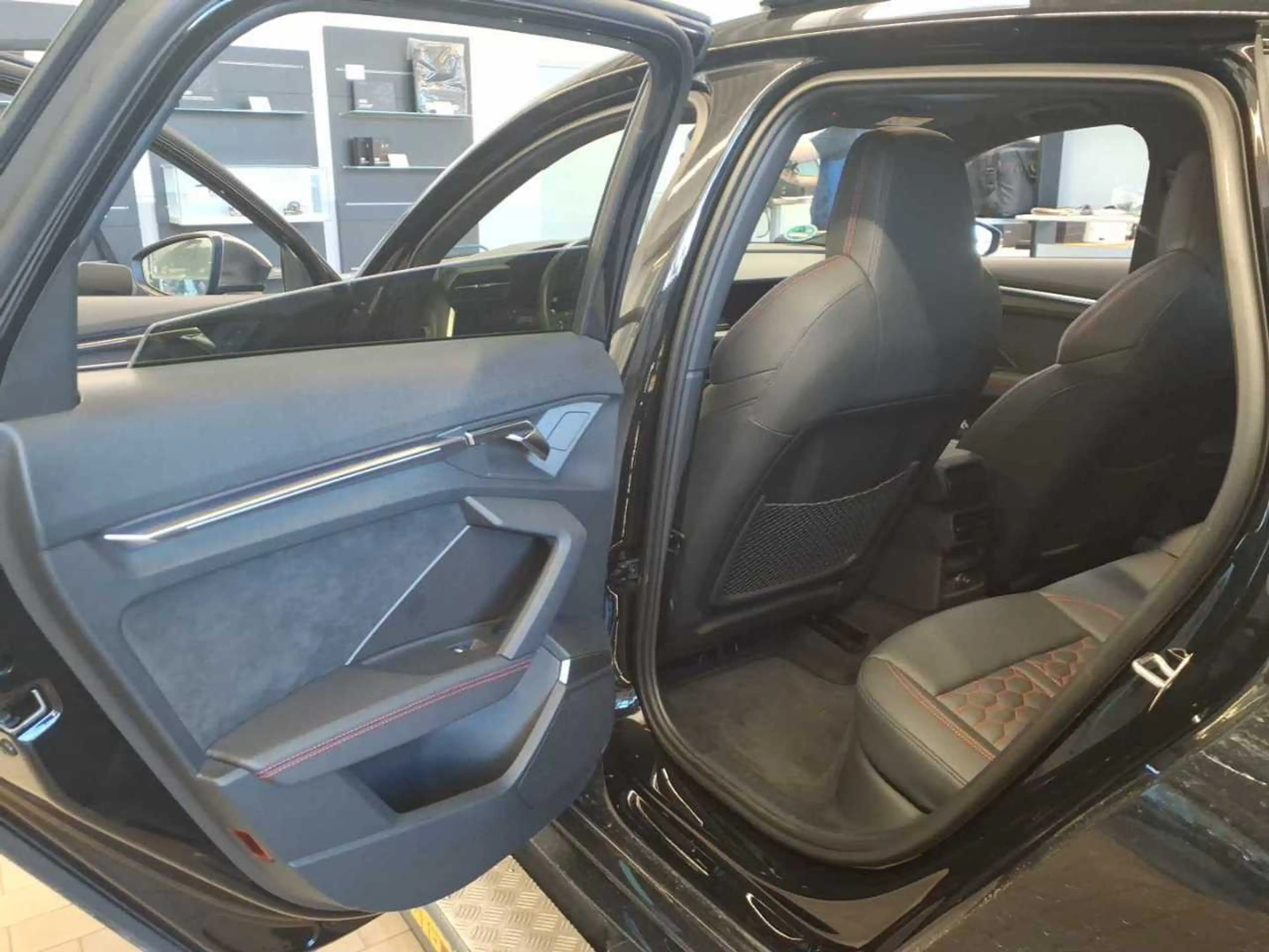 Audi RS3 +SPORTABGAS+RS-EXTERIEUR+PANORAMA — photo 4