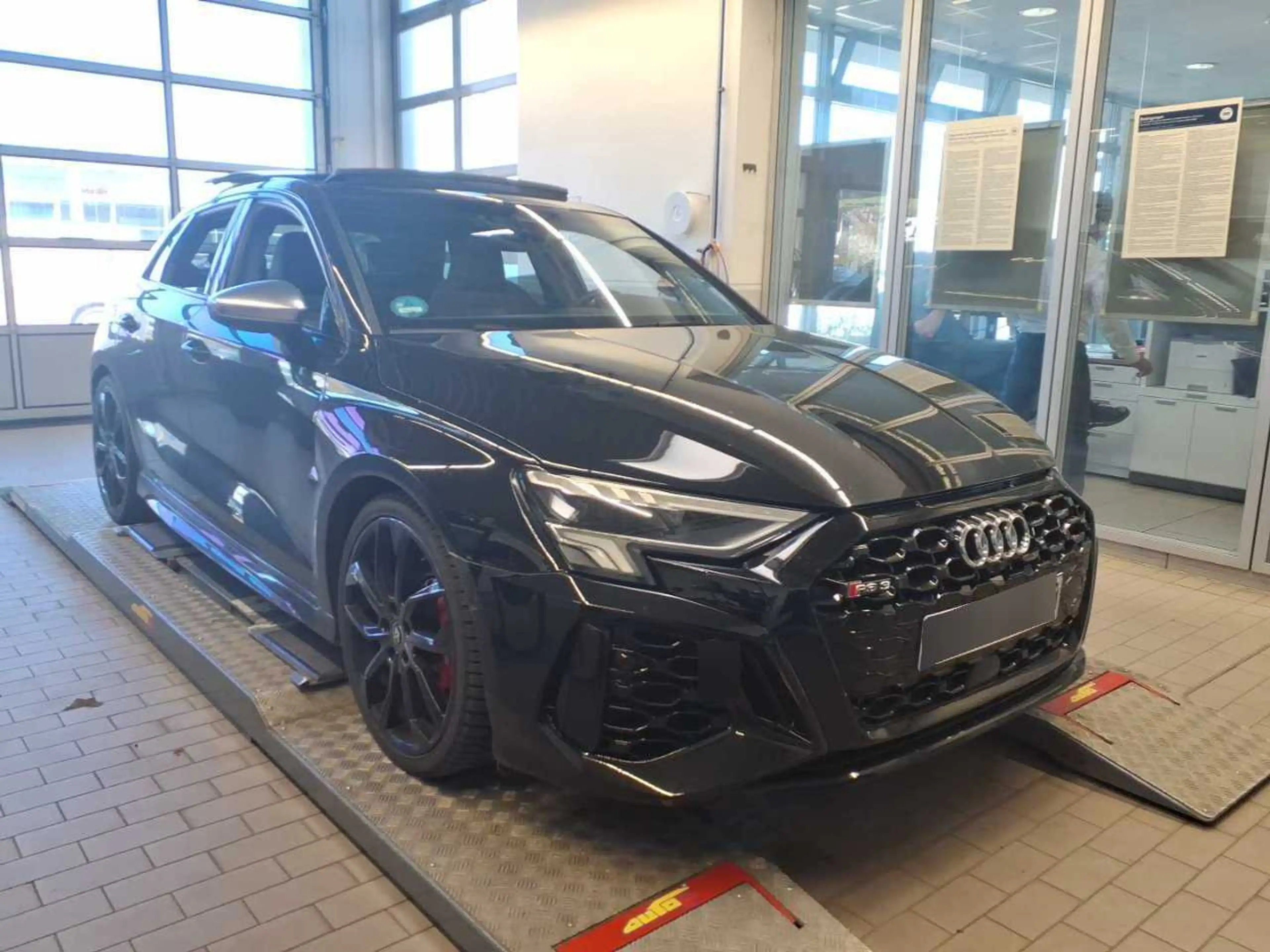 Audi RS3 +SPORTABGAS+RS-EXTERIEUR+PANORAMA — photo 7