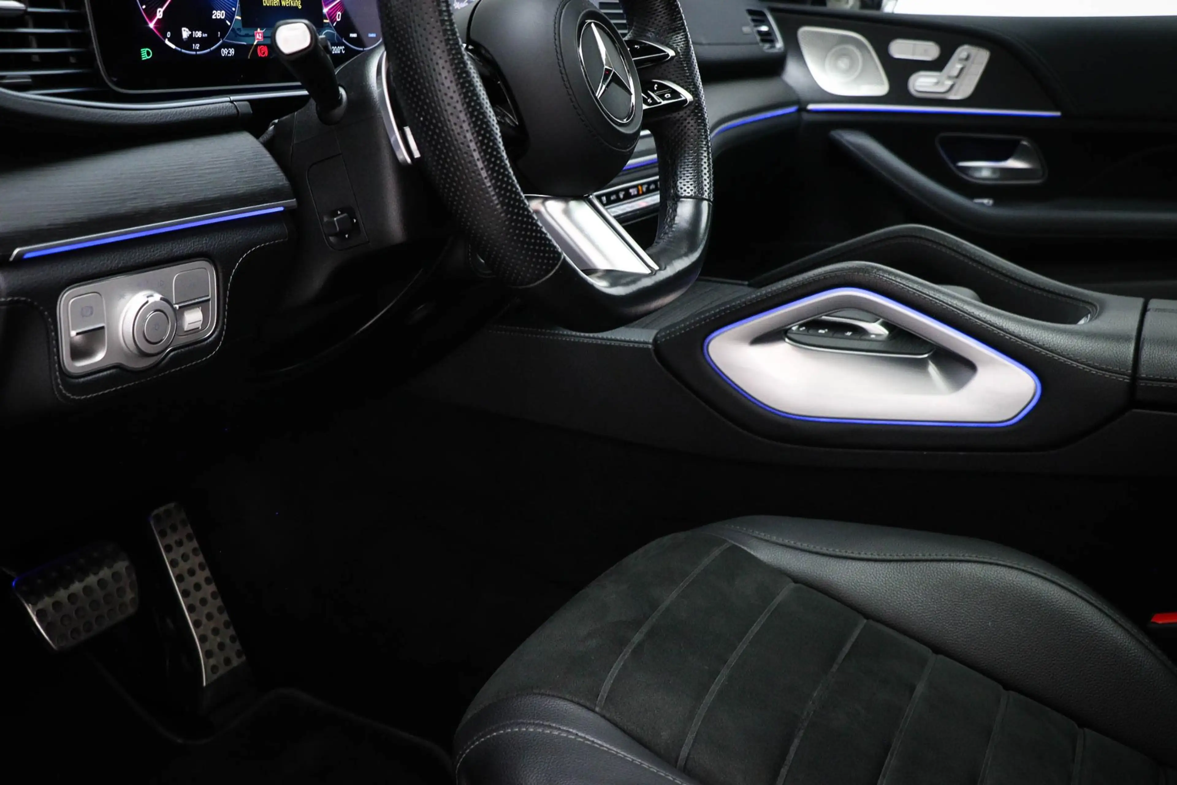 Mercedes-Benz GLE 450 4MATIC AMG Line Premium Plus | LUCHTVERING | PANOR — photo 31