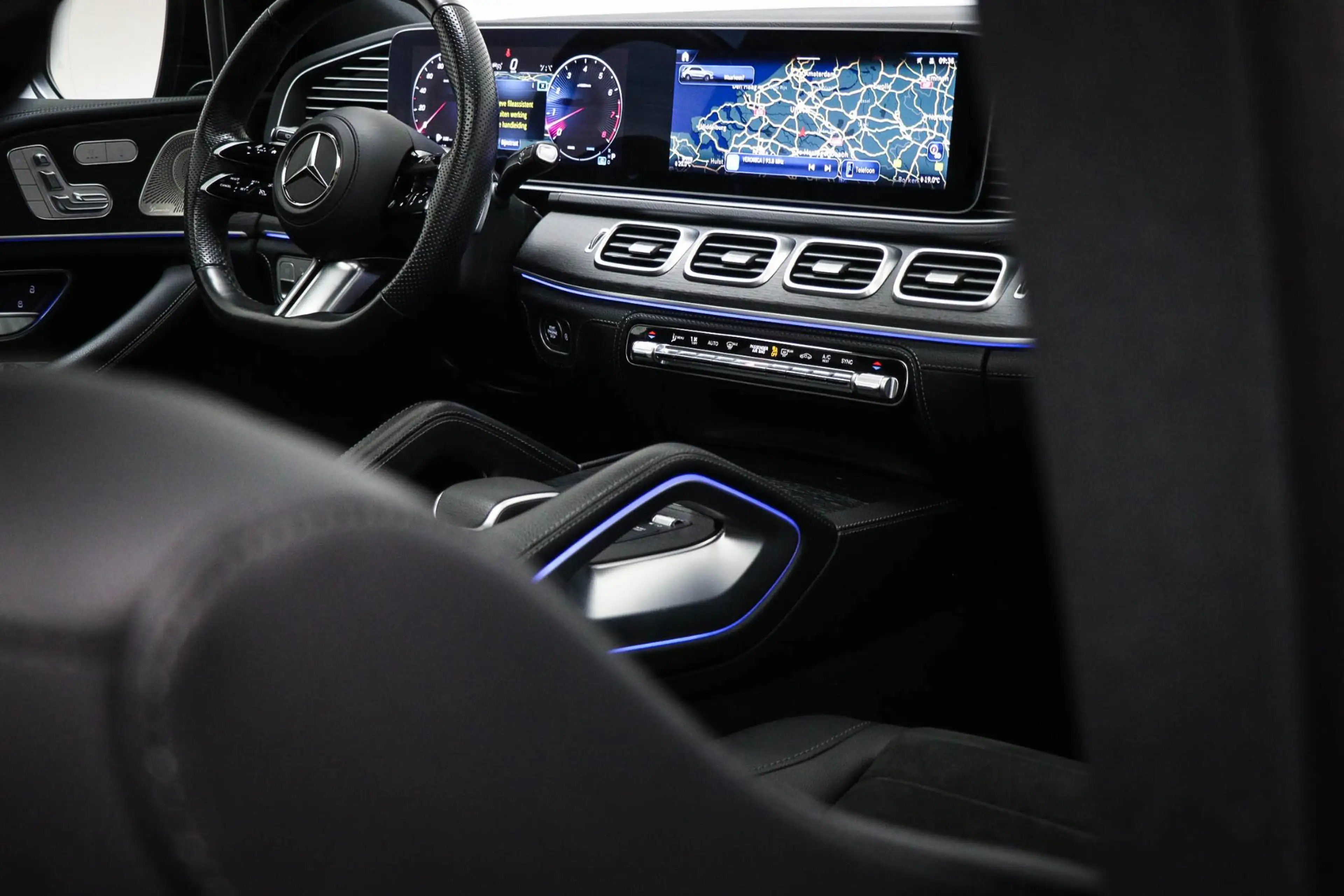 Mercedes-Benz GLE 450 4MATIC AMG Line Premium Plus | LUCHTVERING | PANOR — photo 12