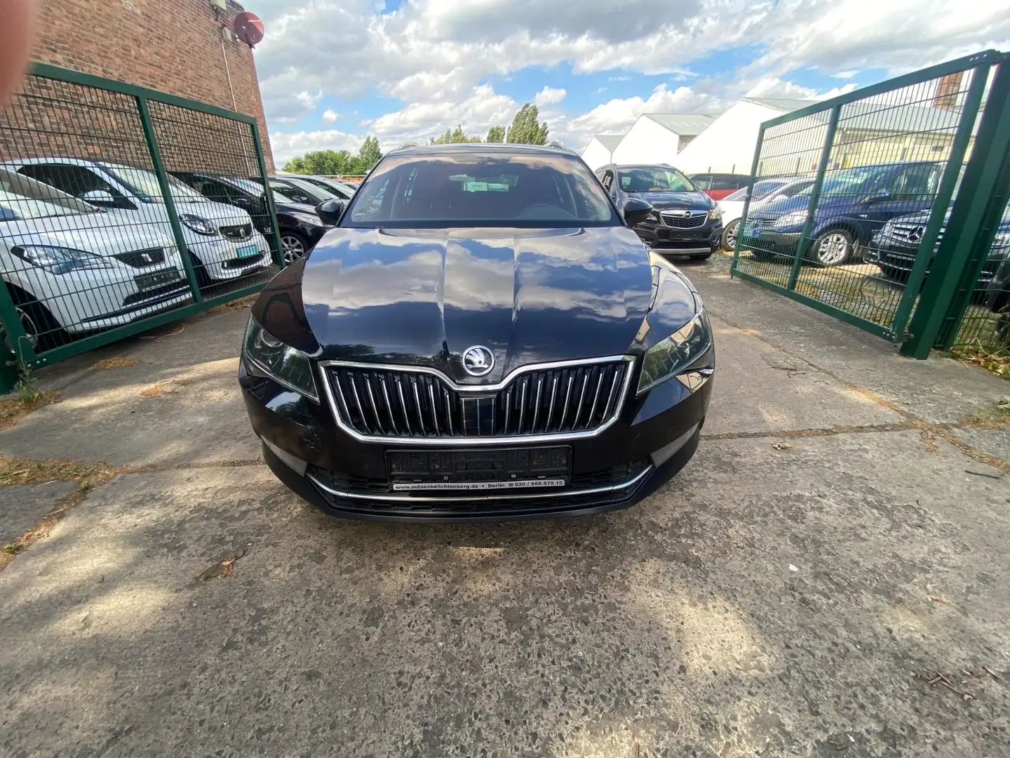 Skoda Superb Combi "Style" Aut.+Sitzheizung+PDC+1.Hand Schwarz - 2