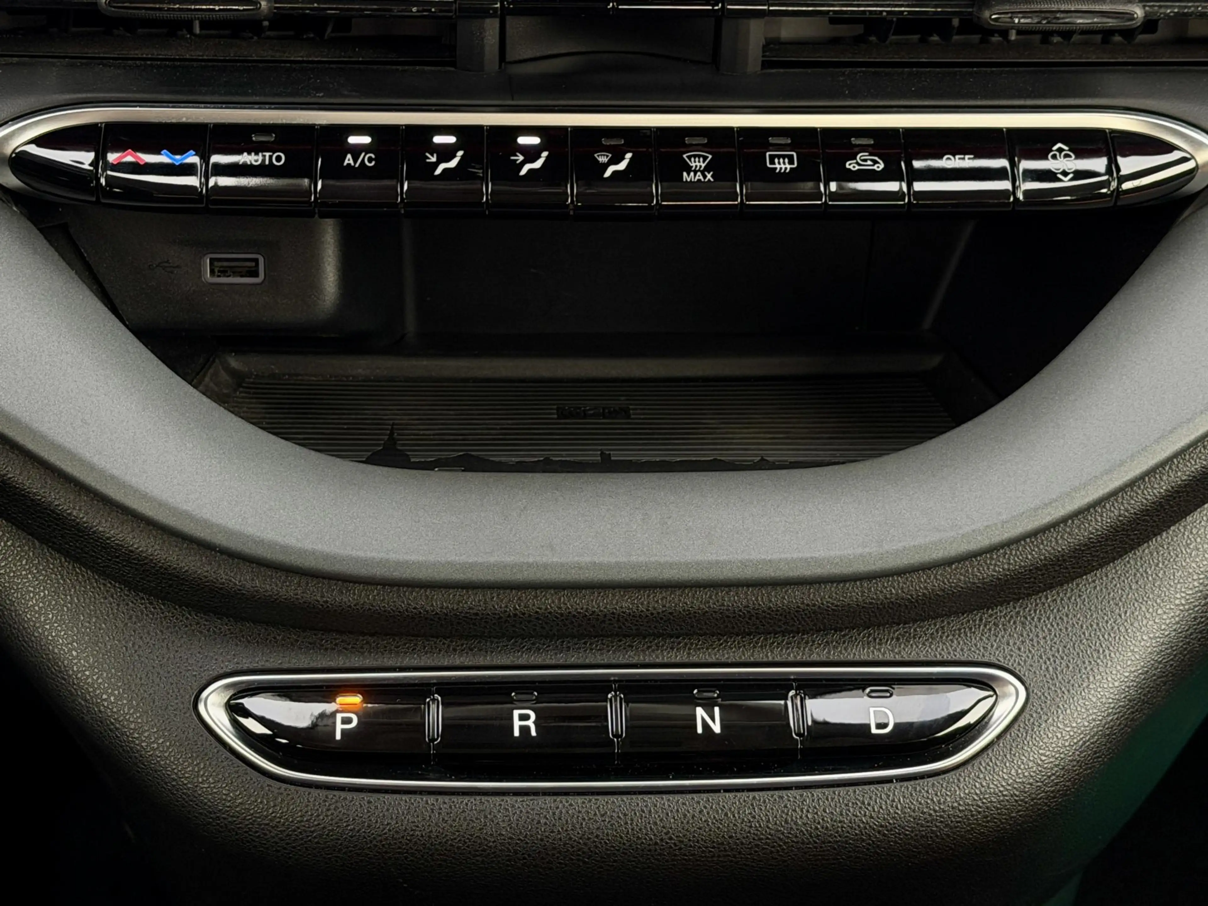 Fiat 500e RED 42 kWh *SOH 92%* Carplay|Digital Dash|LM 16" — photo 19