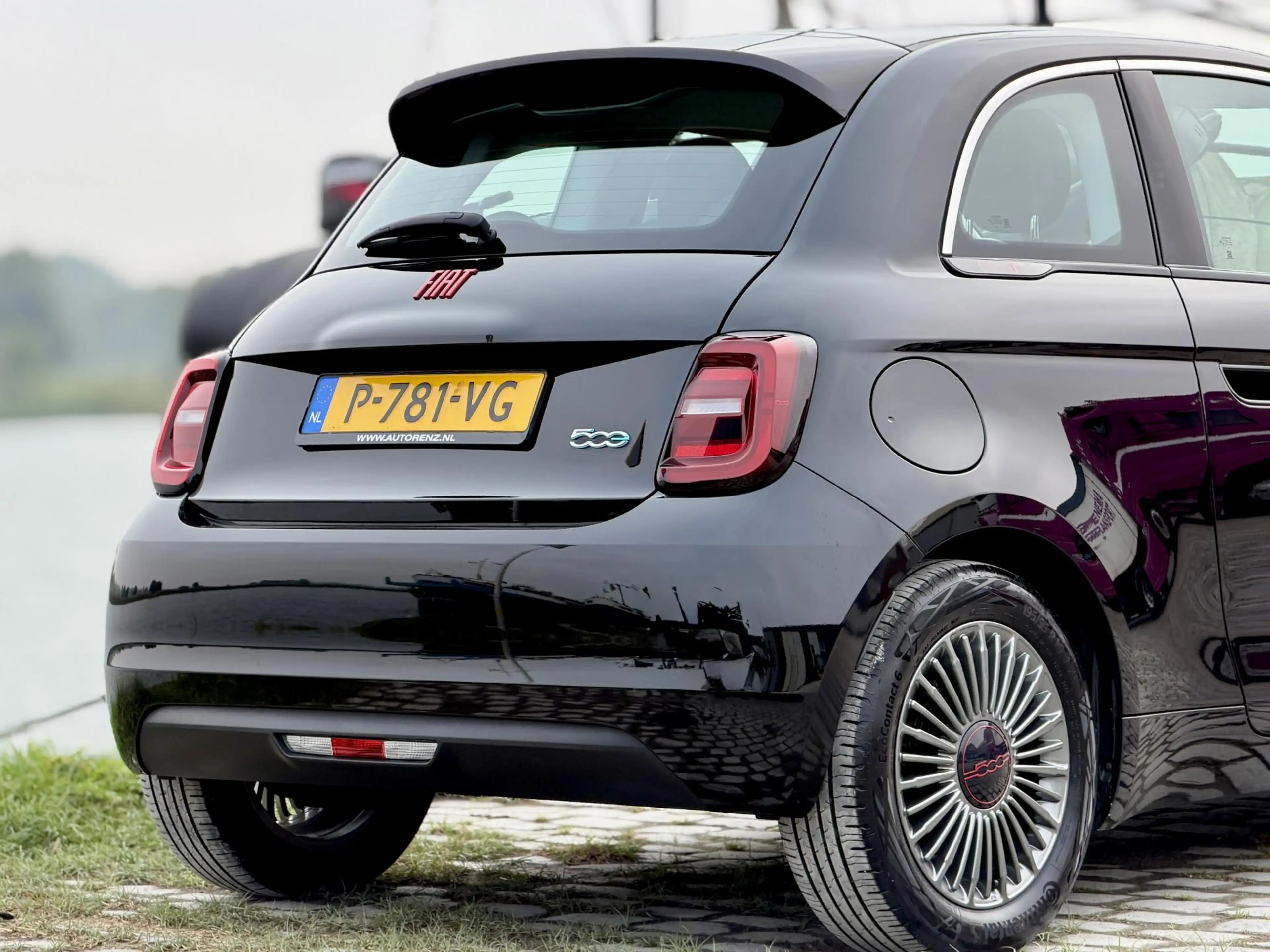 Fiat 500e RED 42 kWh *SOH 92%* Carplay|Digital Dash|LM 16" — photo 4