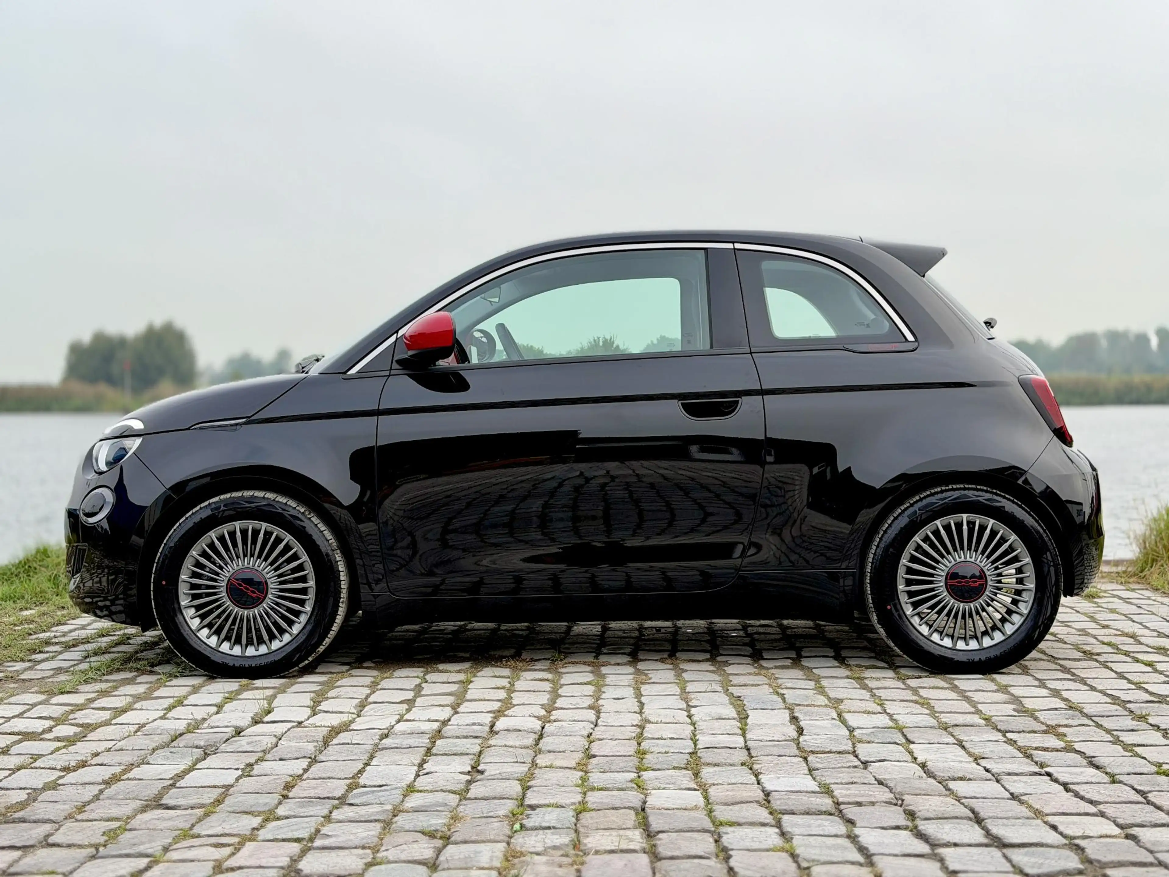 Fiat 500e RED 42 kWh *SOH 92%* Carplay|Digital Dash|LM 16" — photo 8