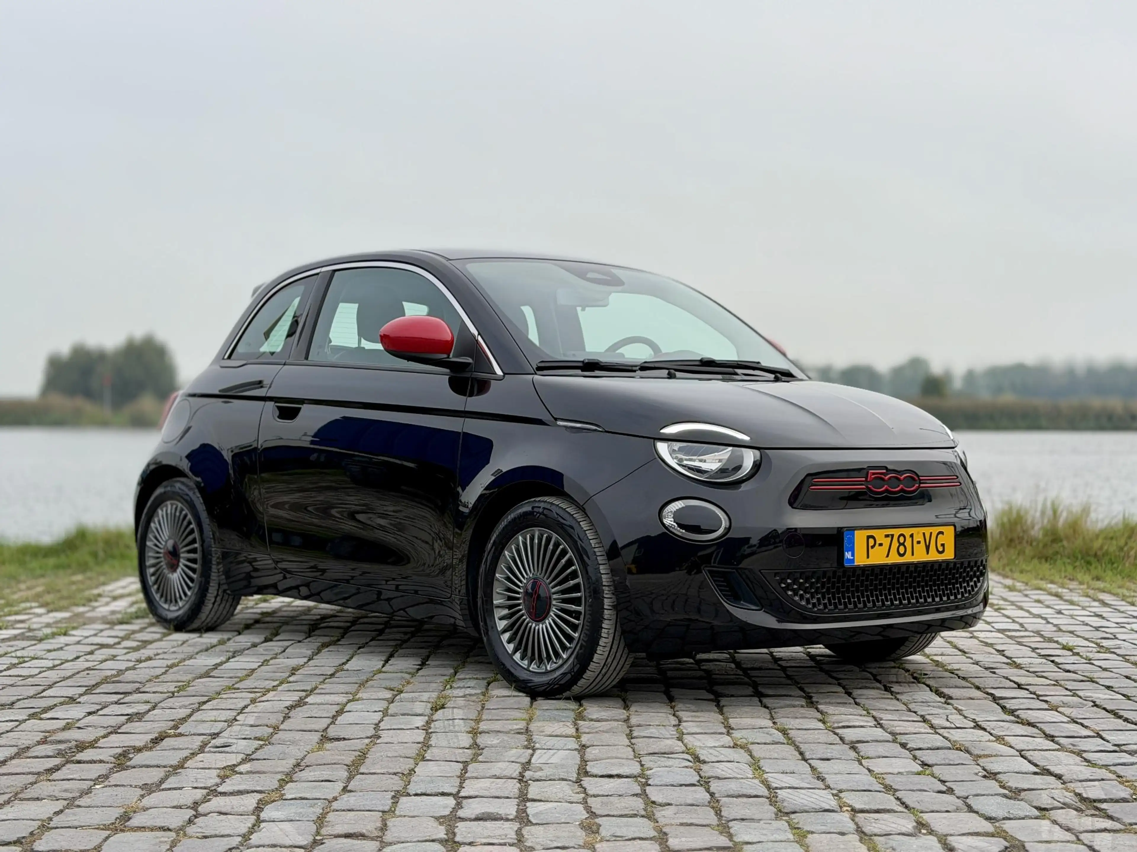 Fiat 500e RED 42 kWh *SOH 92%* Carplay|Digital Dash|LM 16" — photo 3