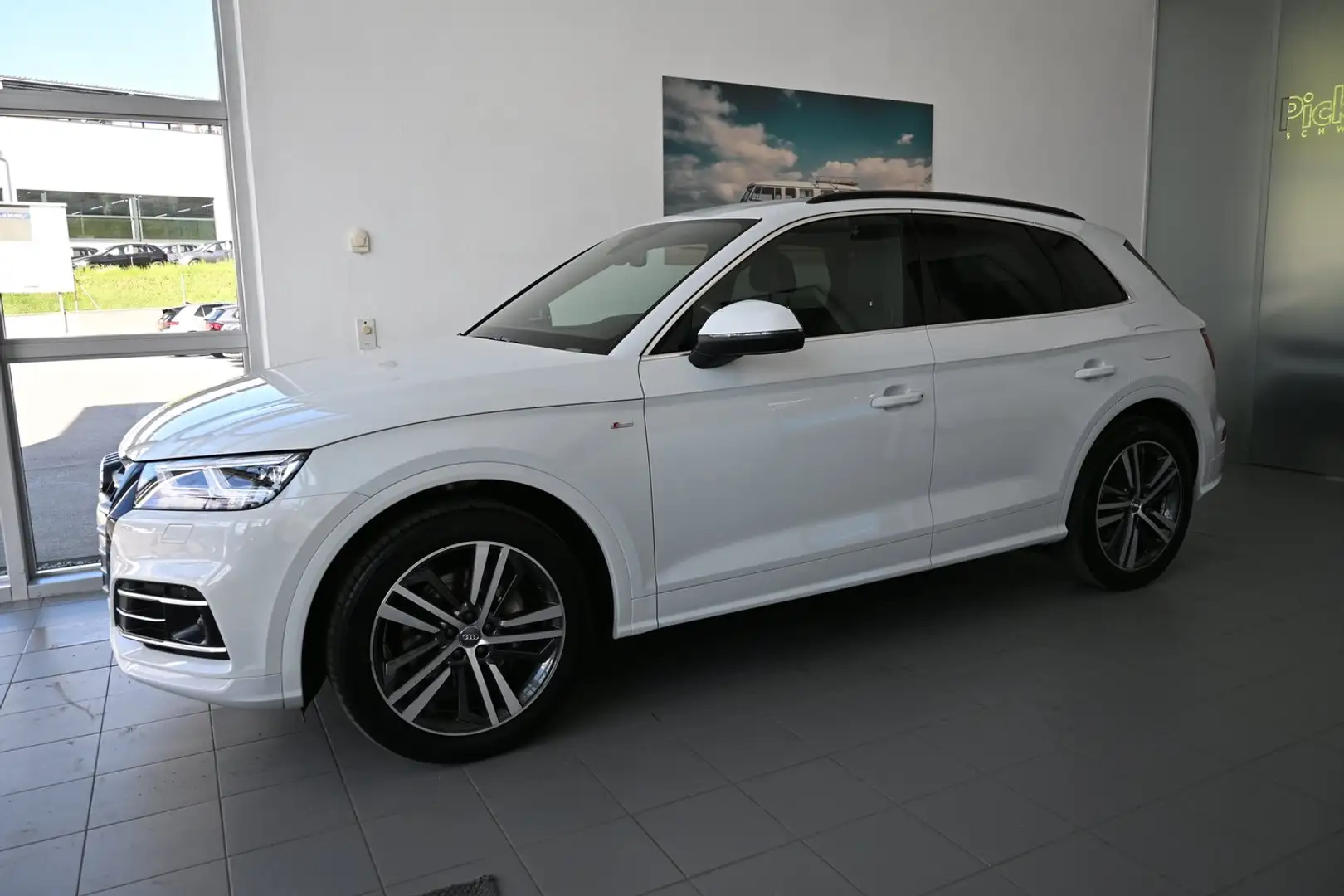 Audi Q5 55 TFSI e quattro Sport Weiß - 2