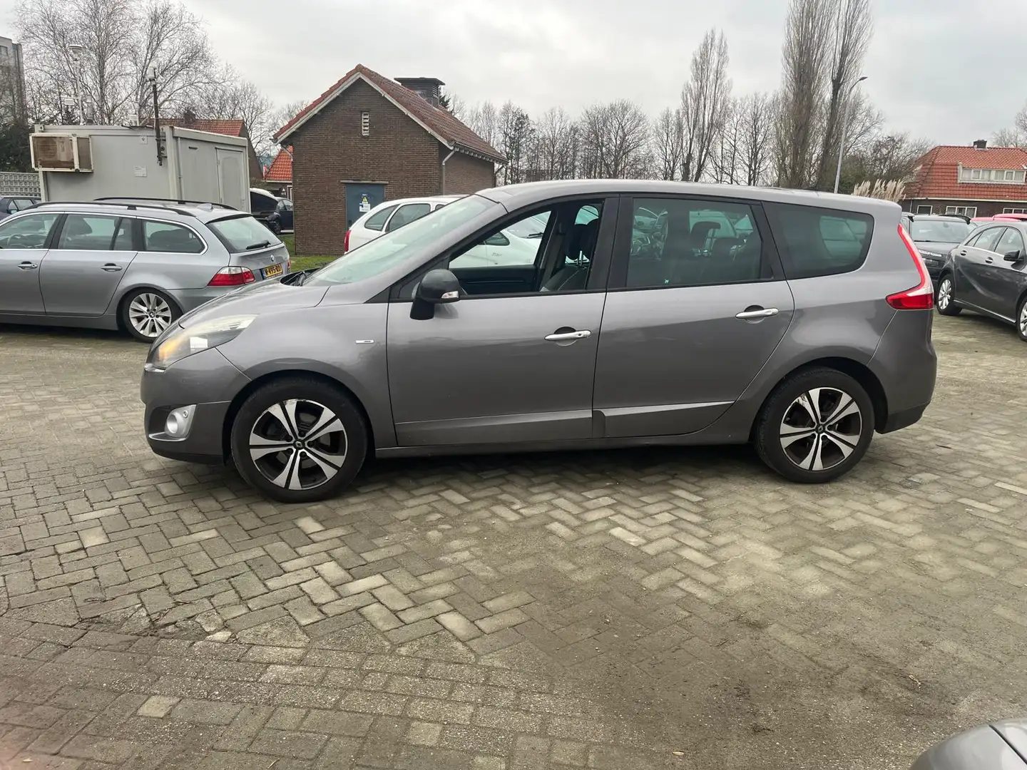 Renault Grand Scenic 2.0 Bose ecc panodak cruise control navi half leer Grau - 2
