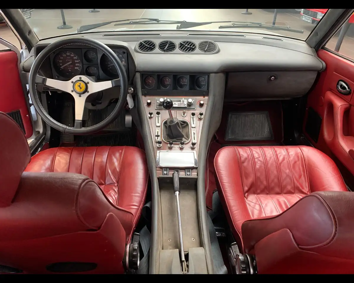 Ferrari 365 GT4 2+2 V12, foto 9
