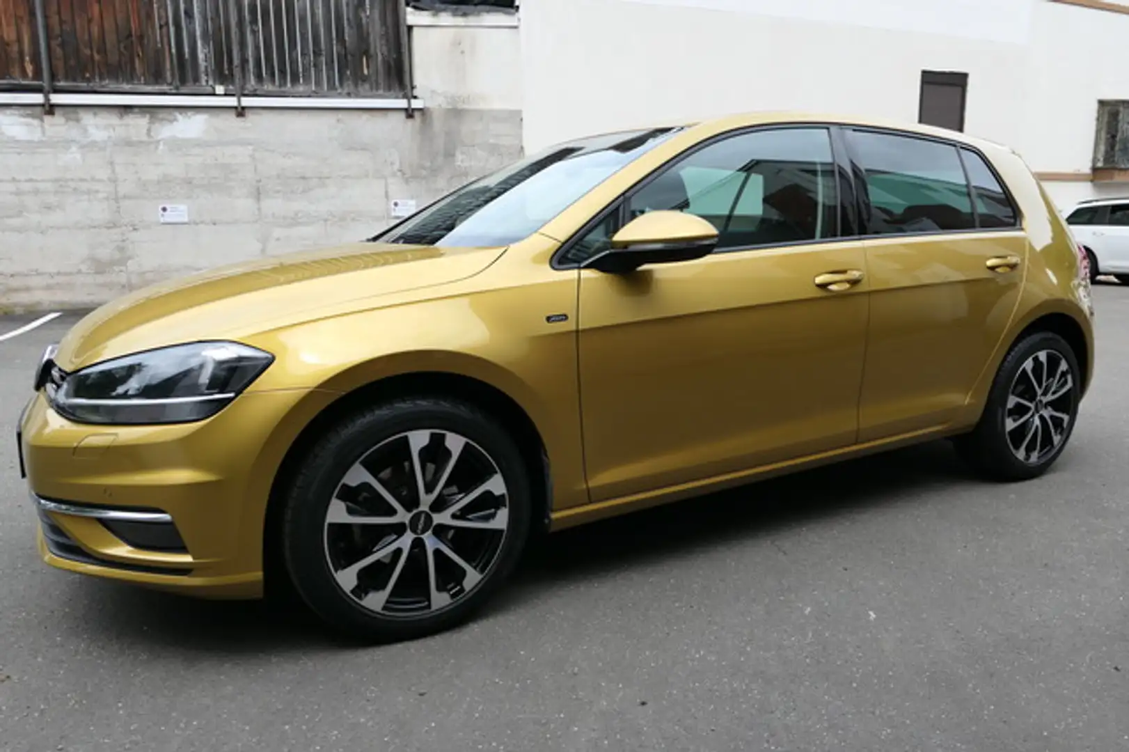 Volkswagen Golf VII Join  45800 km! SHZ! PDC! Navi! BT! Jaune - 1