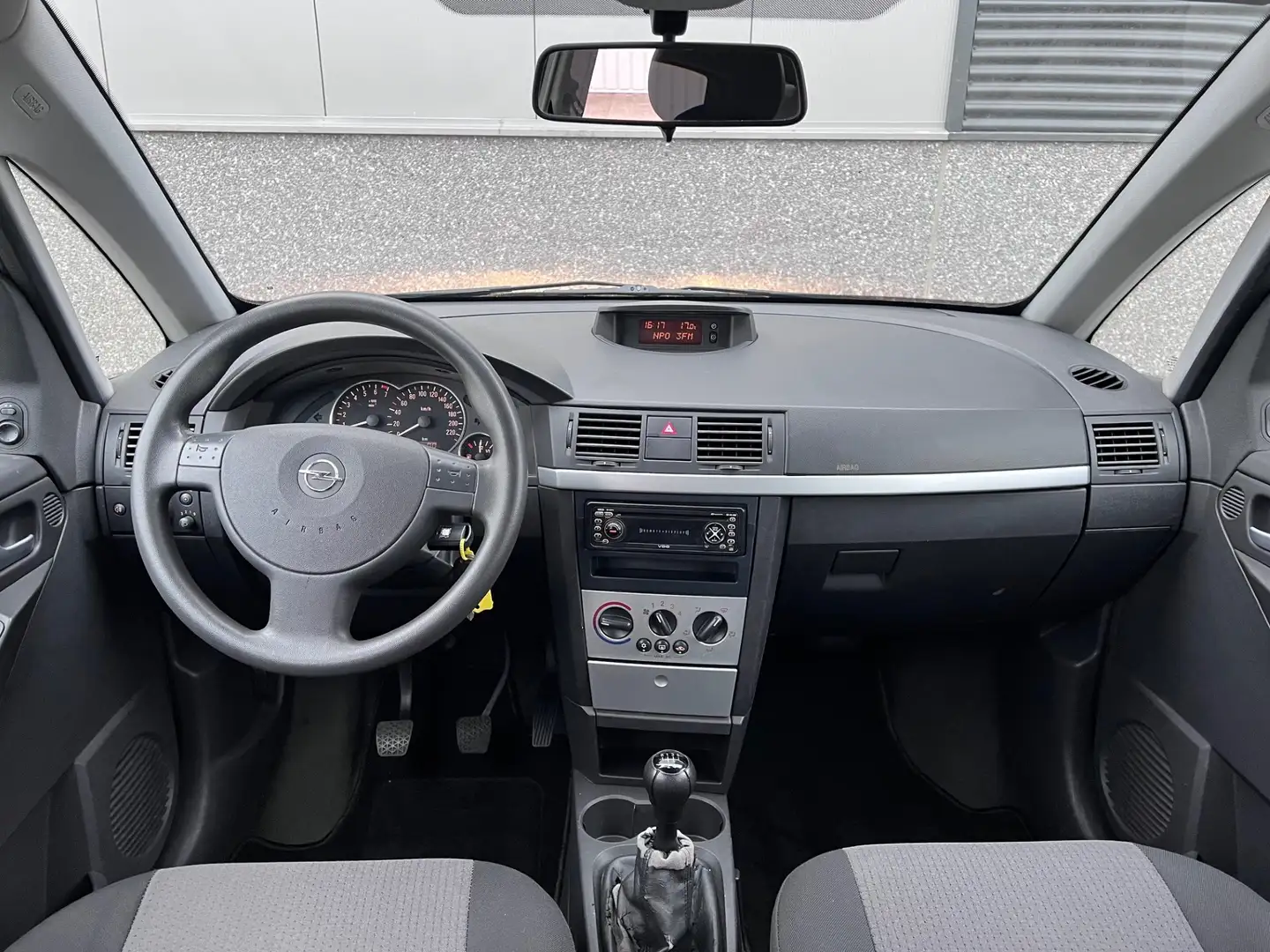 Opel Meriva 1.6-16V N-joy/ Airco/Cruise/trekhaak Gris - 2
