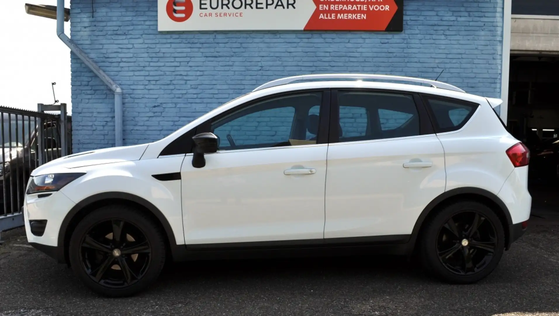 Ford Kuga 2.5 20V Autom Titanium Leder Pano Navi pdc keyless Beyaz - 2