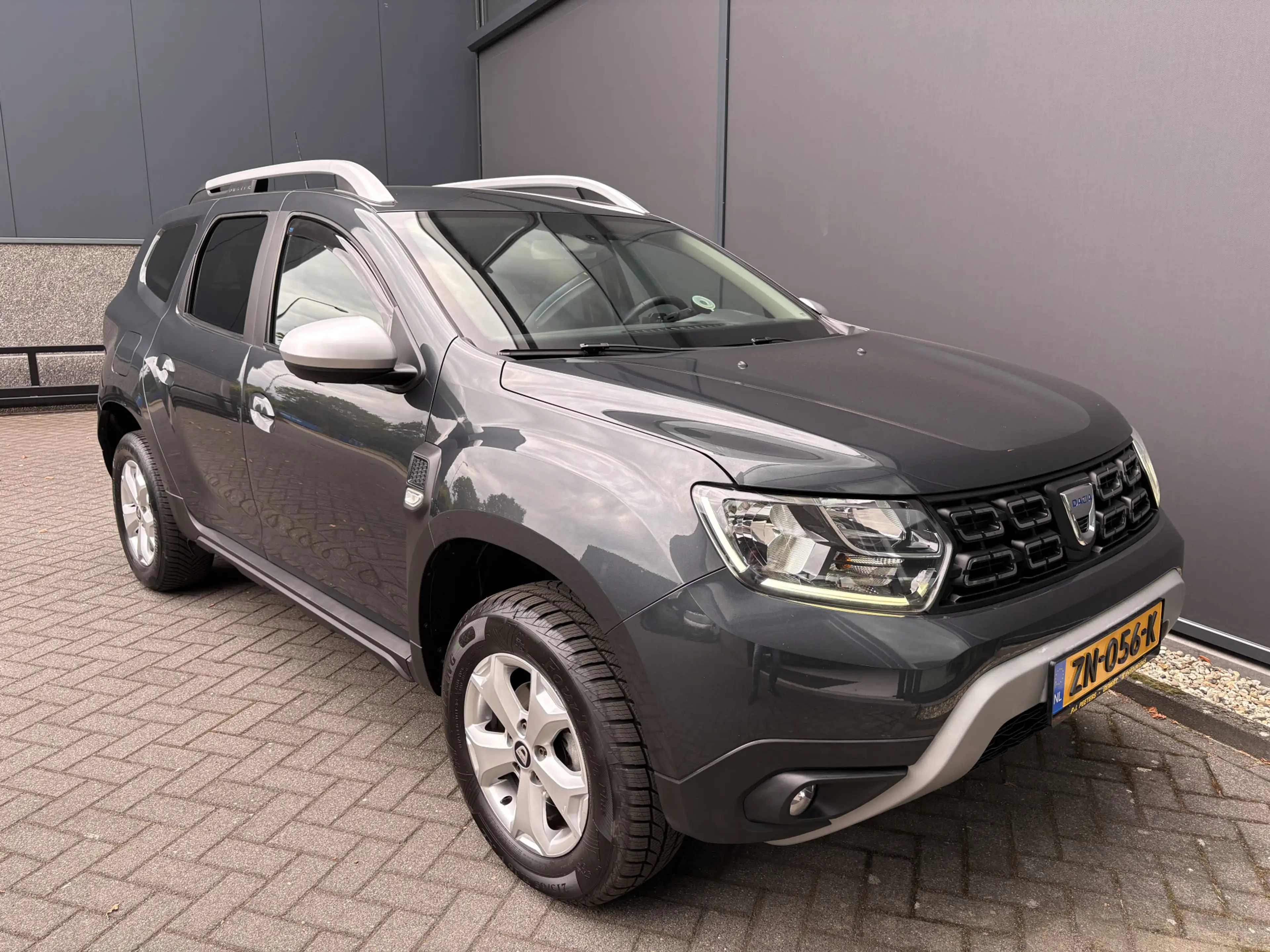Dacia Duster 1.2 TCe Comfort Achteruitrijcamera - Airco - Navig — photo 3