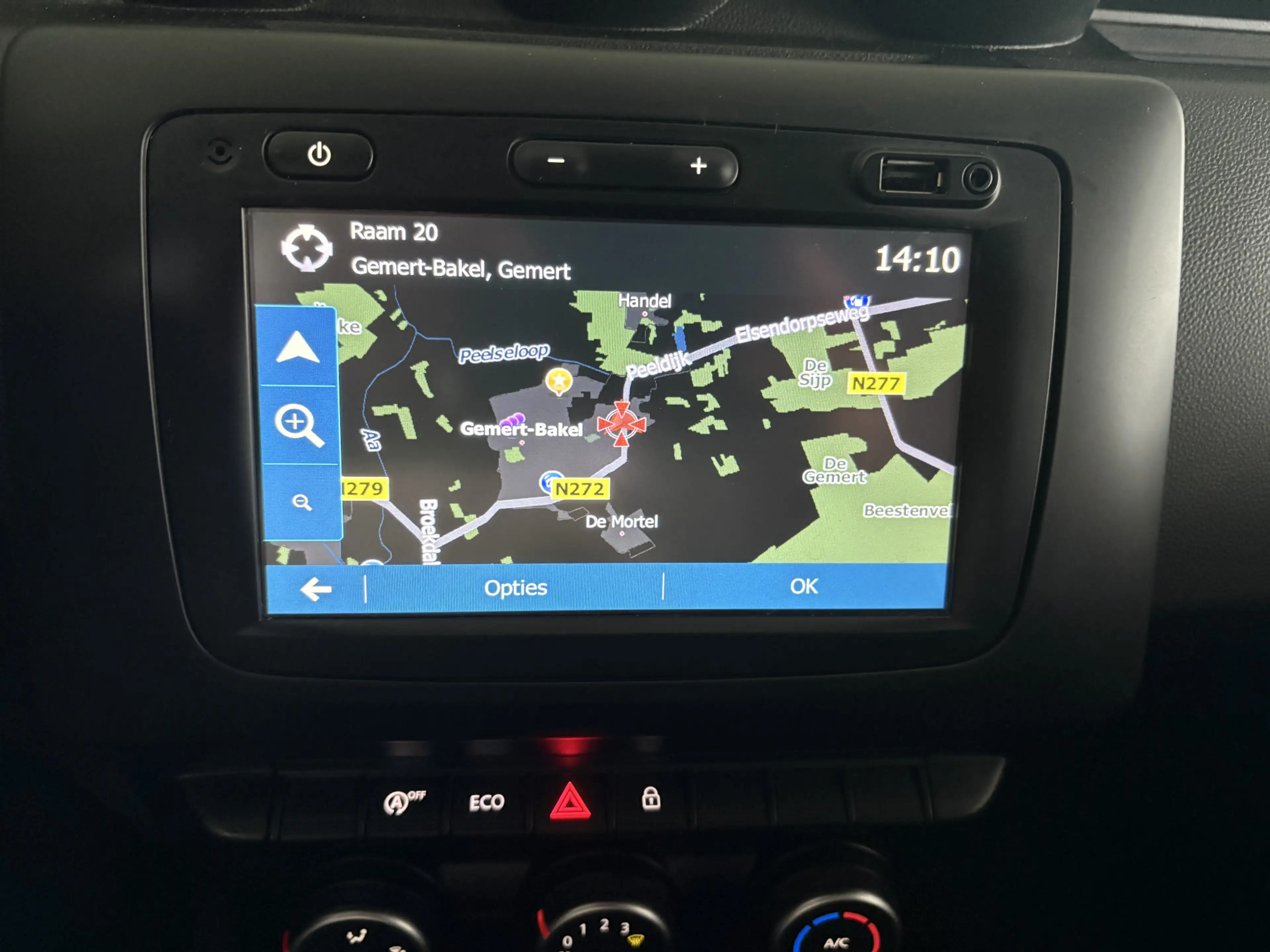 Dacia Duster 1.2 TCe Comfort Achteruitrijcamera - Airco - Navig — photo 11