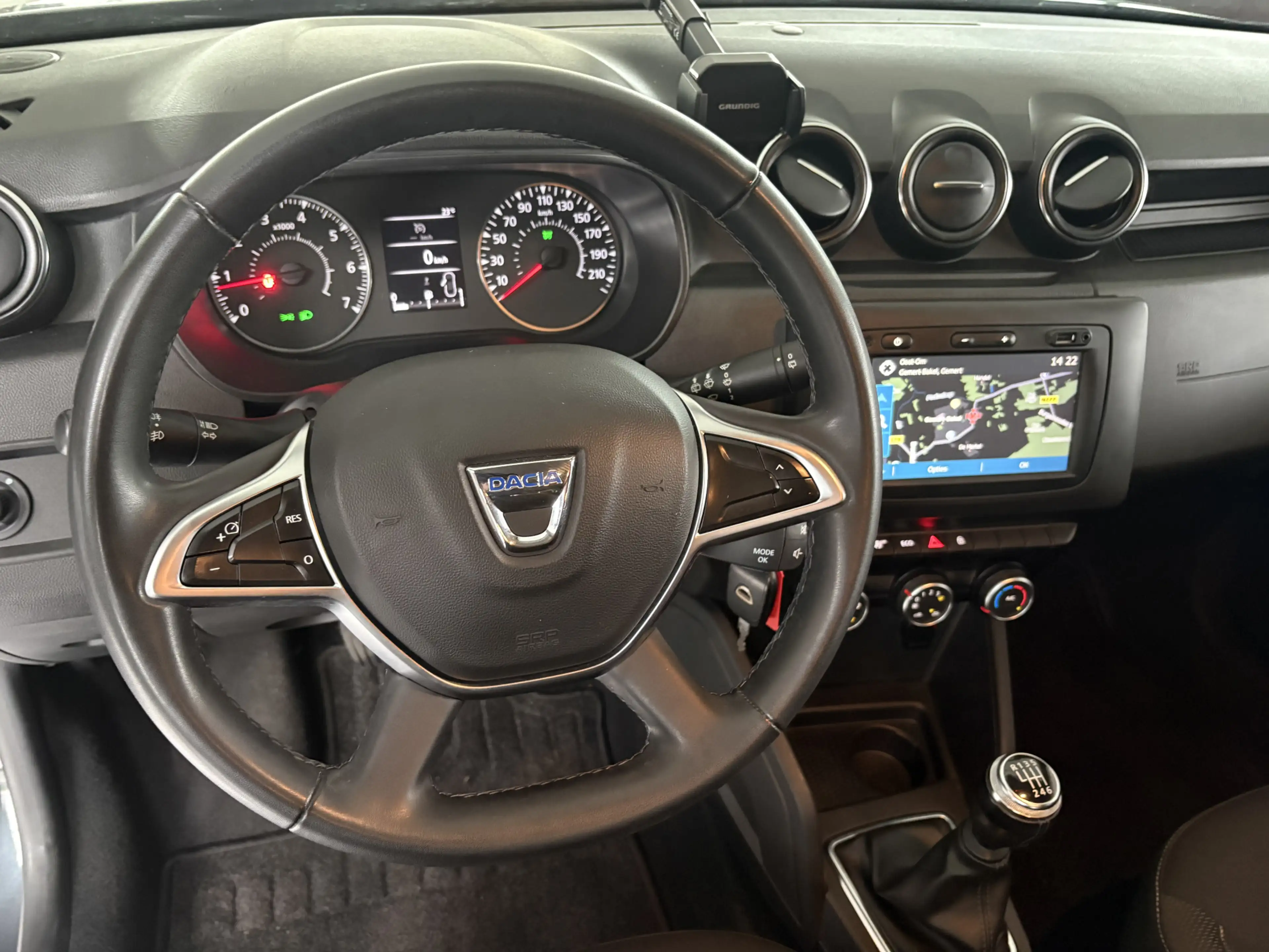 Dacia Duster 1.2 TCe Comfort Achteruitrijcamera - Airco - Navig — photo 8