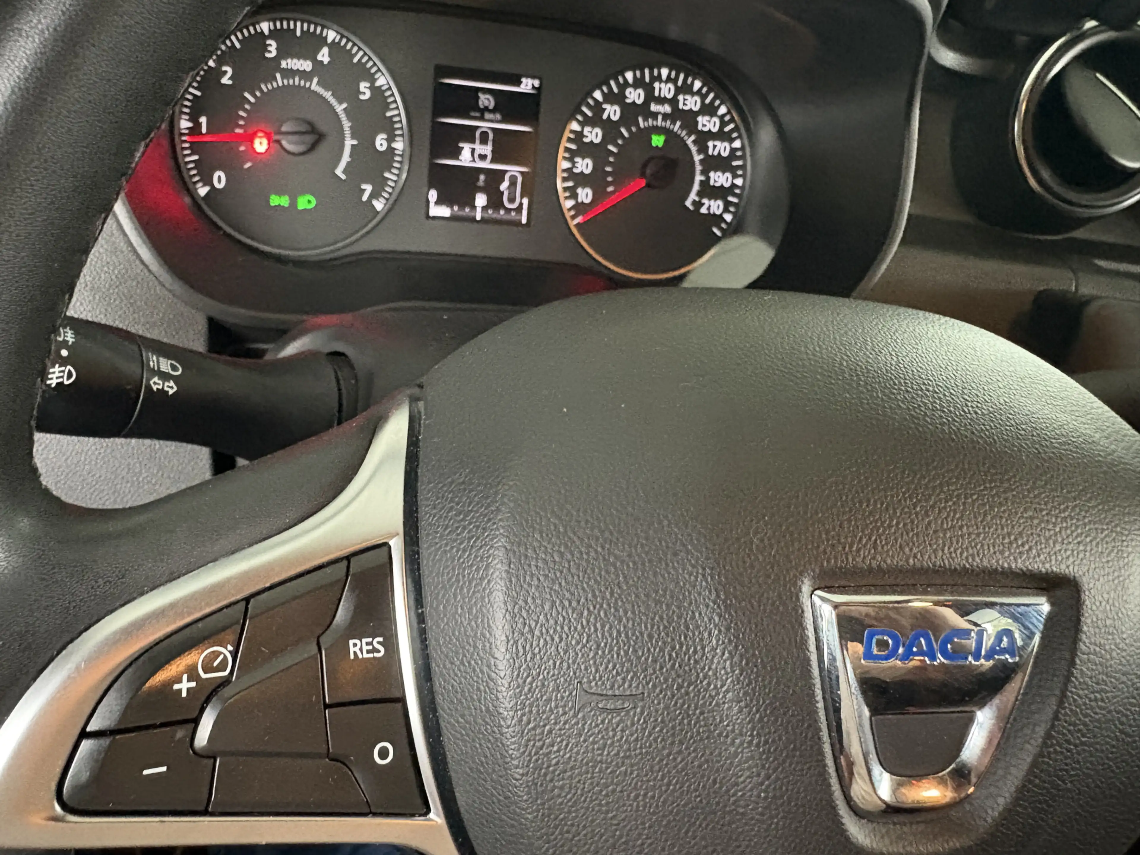 Dacia Duster 1.2 TCe Comfort Achteruitrijcamera - Airco - Navig — photo 9