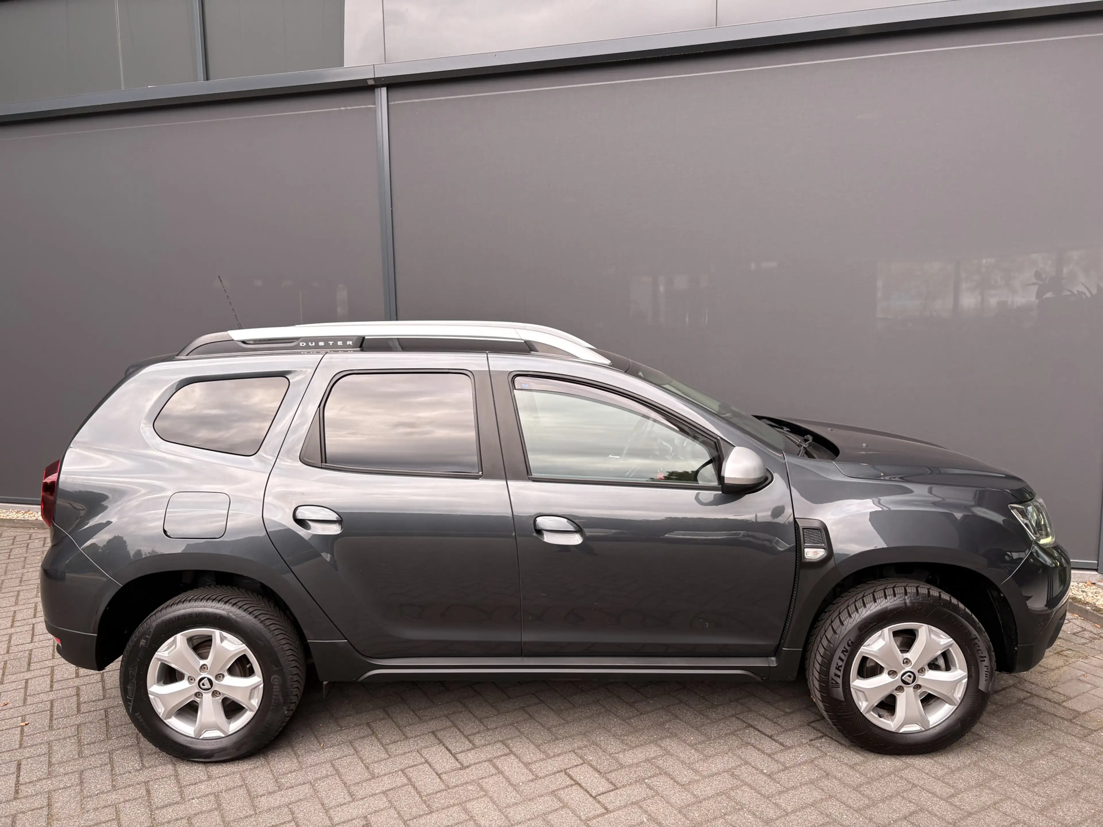 Dacia Duster 1.2 TCe Comfort Achteruitrijcamera - Airco - Navig — photo 6
