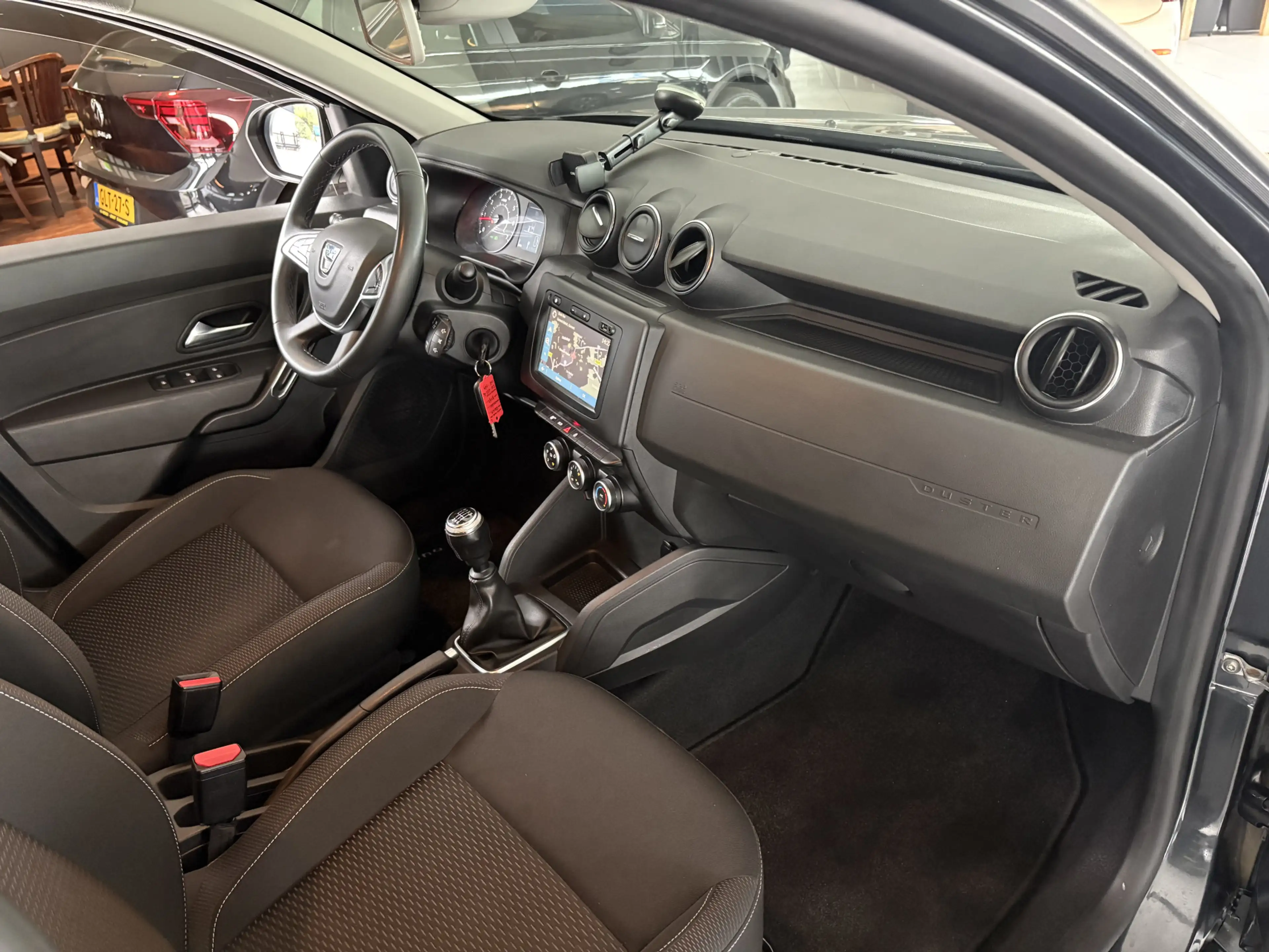 Dacia Duster 1.2 TCe Comfort Achteruitrijcamera - Airco - Navig — photo 15