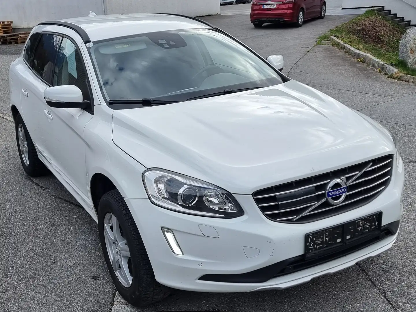 Volvo XC60 XC60 D4 Business Geartronic Business Weiß - 1
