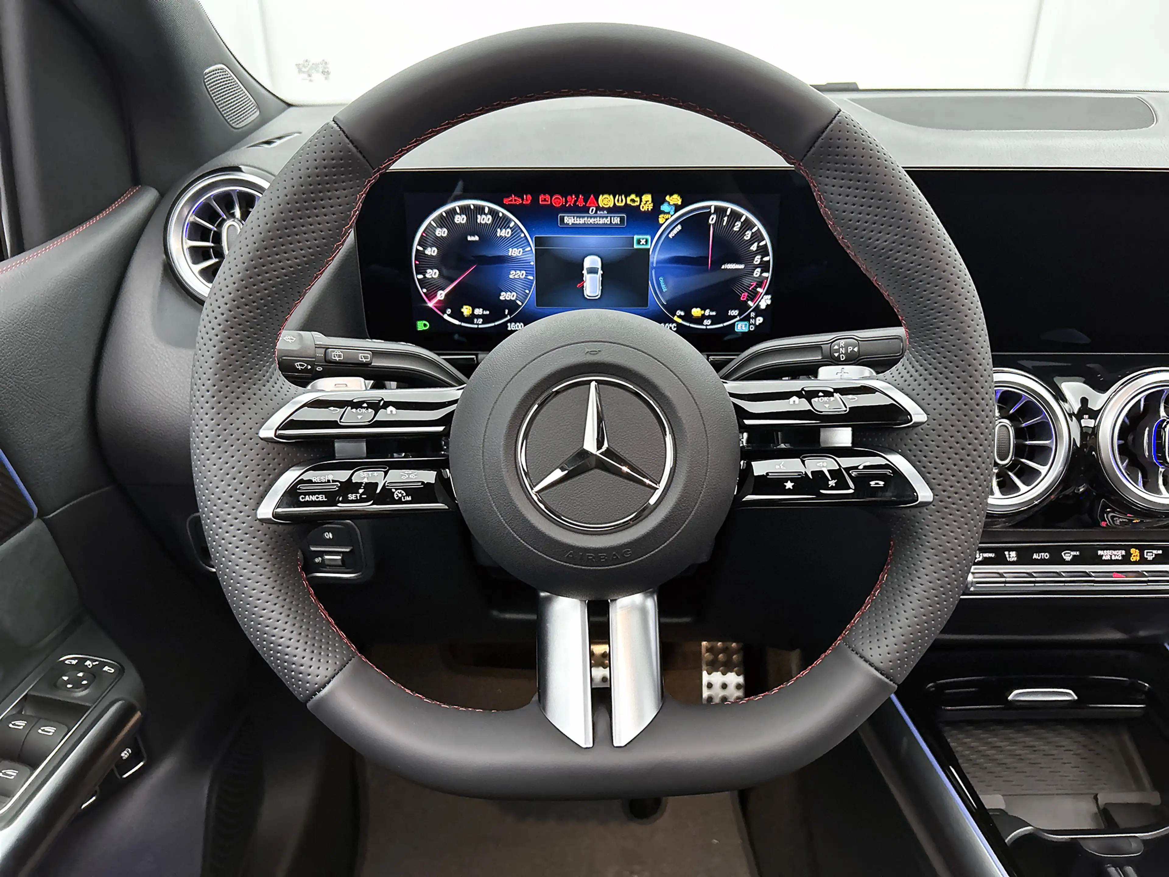 Mercedes-Benz B 250 e Business Solution AMG Smartphone integratie | MU — photo 15
