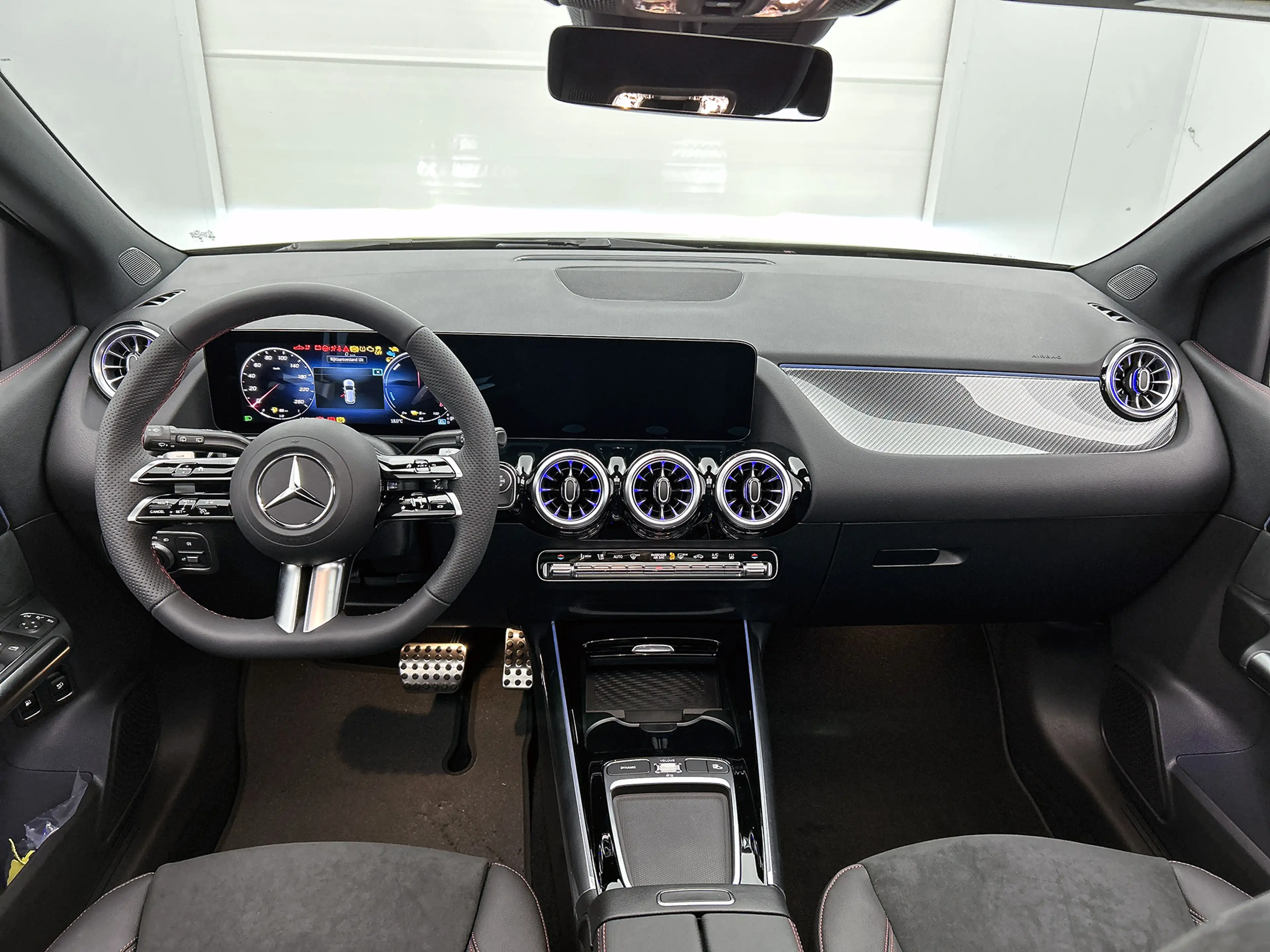 Mercedes-Benz B 250 e Business Solution AMG Smartphone integratie | MU — photo 4