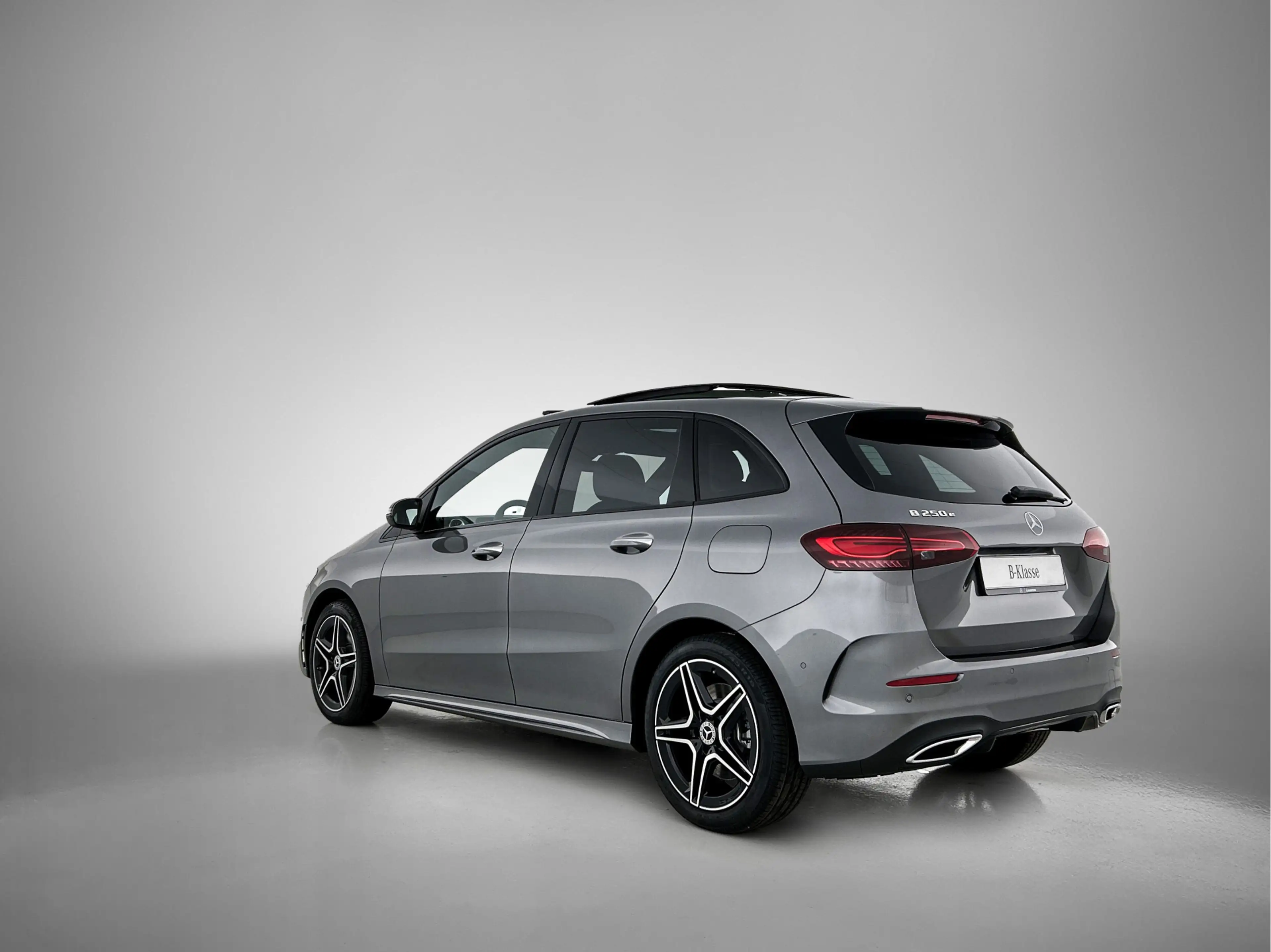 Mercedes-Benz B 250 e Business Solution AMG Smartphone integratie | MU — photo 13