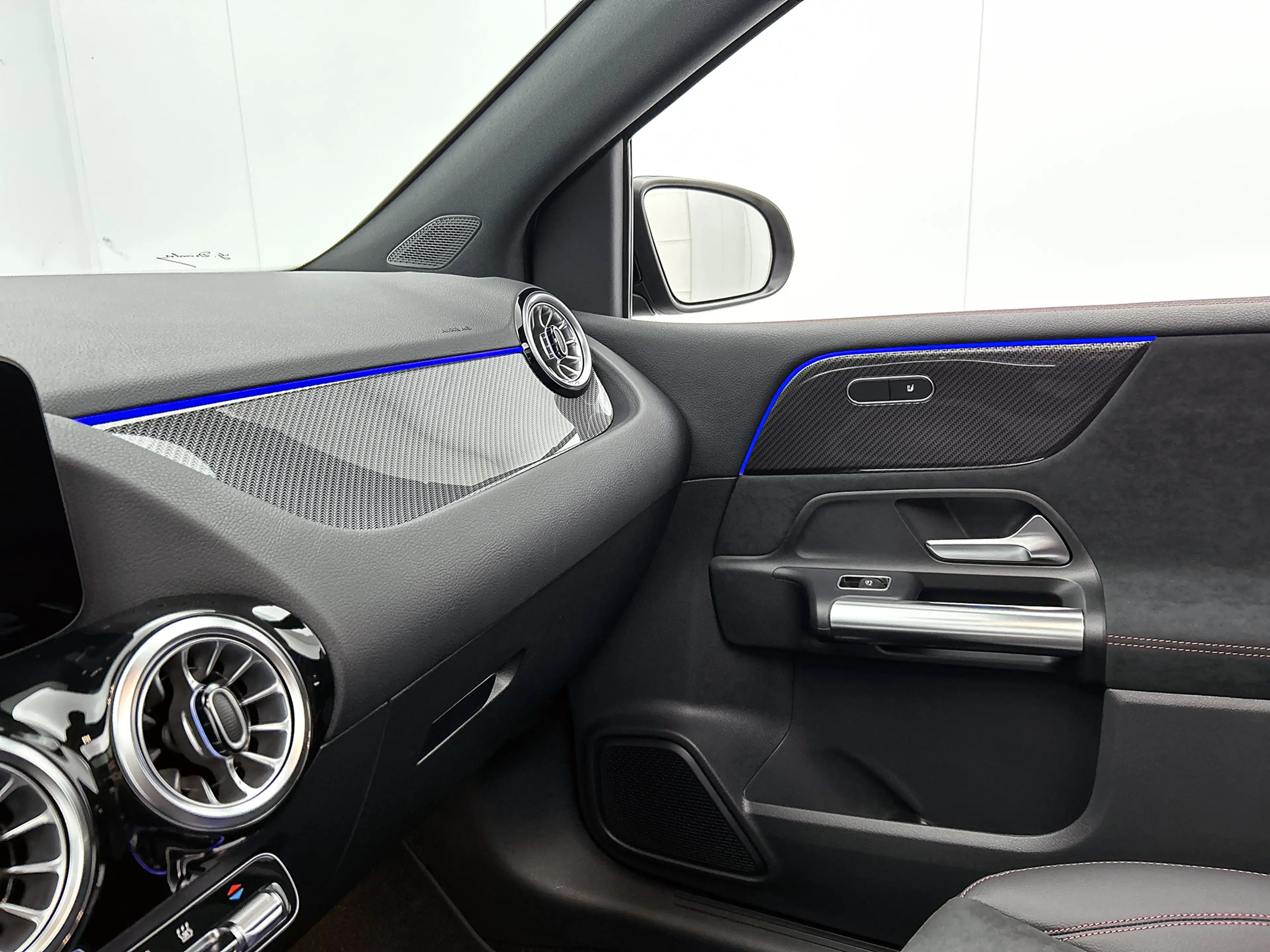Mercedes-Benz B 250 e Business Solution AMG Smartphone integratie | MU — photo 9