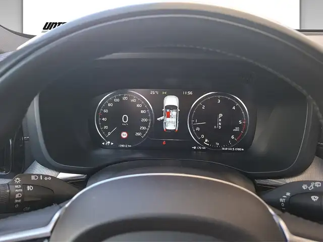 Volvo XC60 view 8