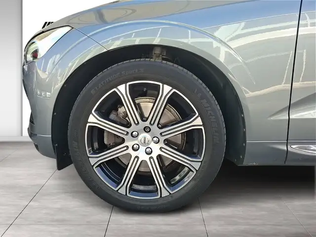 Volvo XC60 view 4