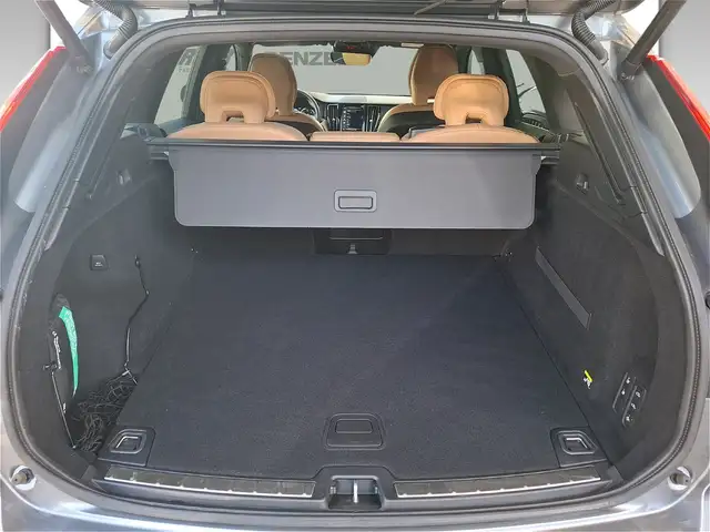 Volvo XC60 view 11