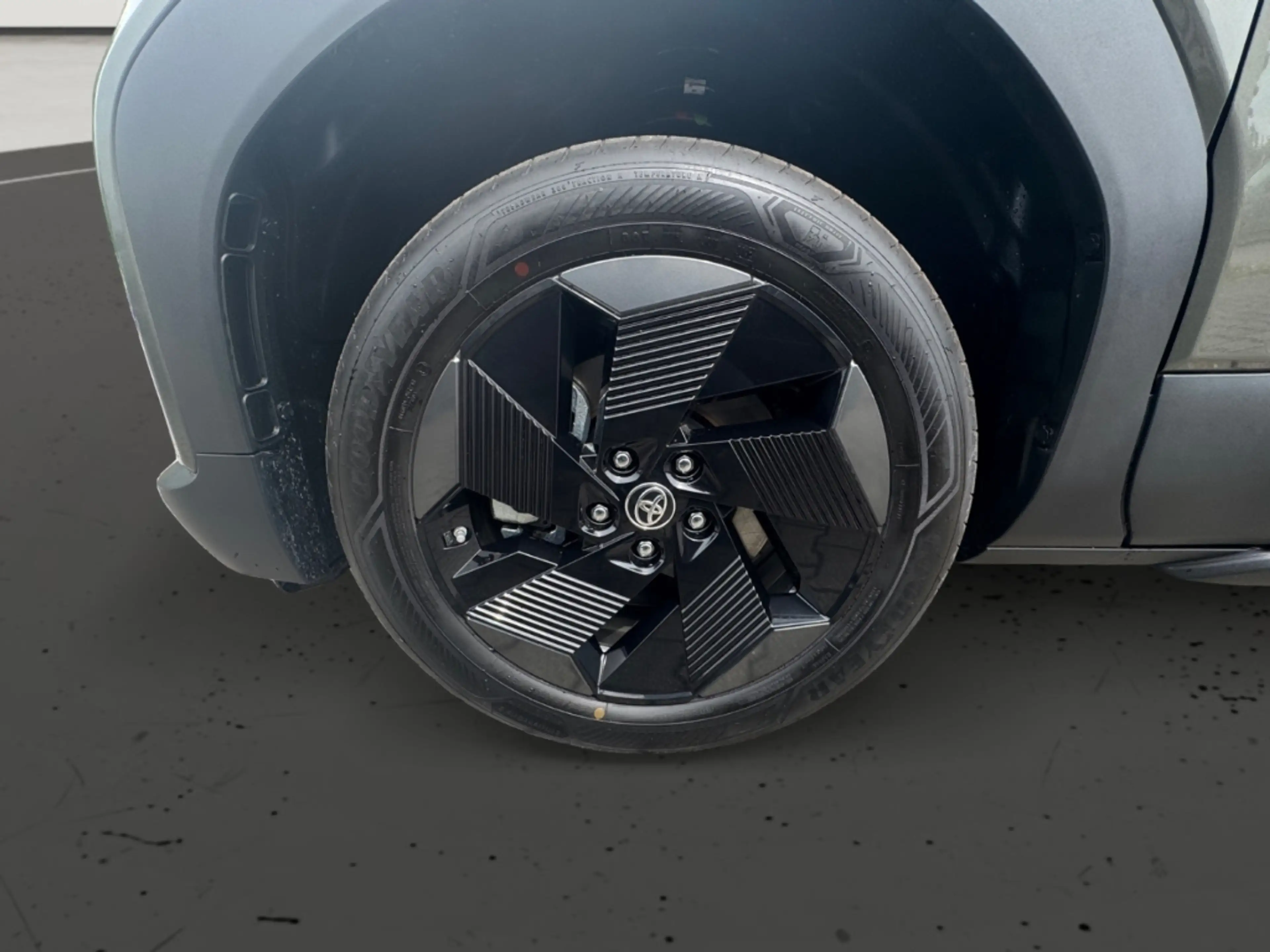 Toyota Urban Cruiser 128 kW FWD Teamplayer BEV 4x2 Teamplayer LED ACC K — photo 14