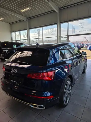 Audi SQ5 view 5