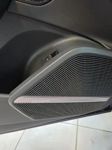 Audi SQ5 view 15