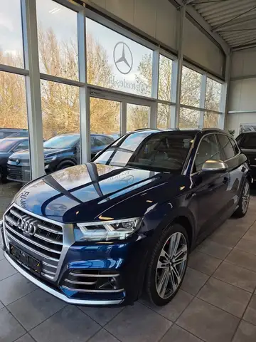 Audi SQ5 view 3
