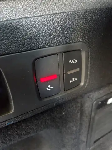 Audi SQ5 view 13