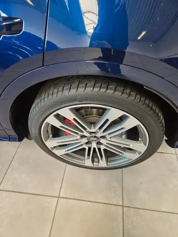 Audi SQ5 view 7