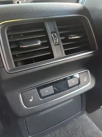 Audi SQ5 view 14