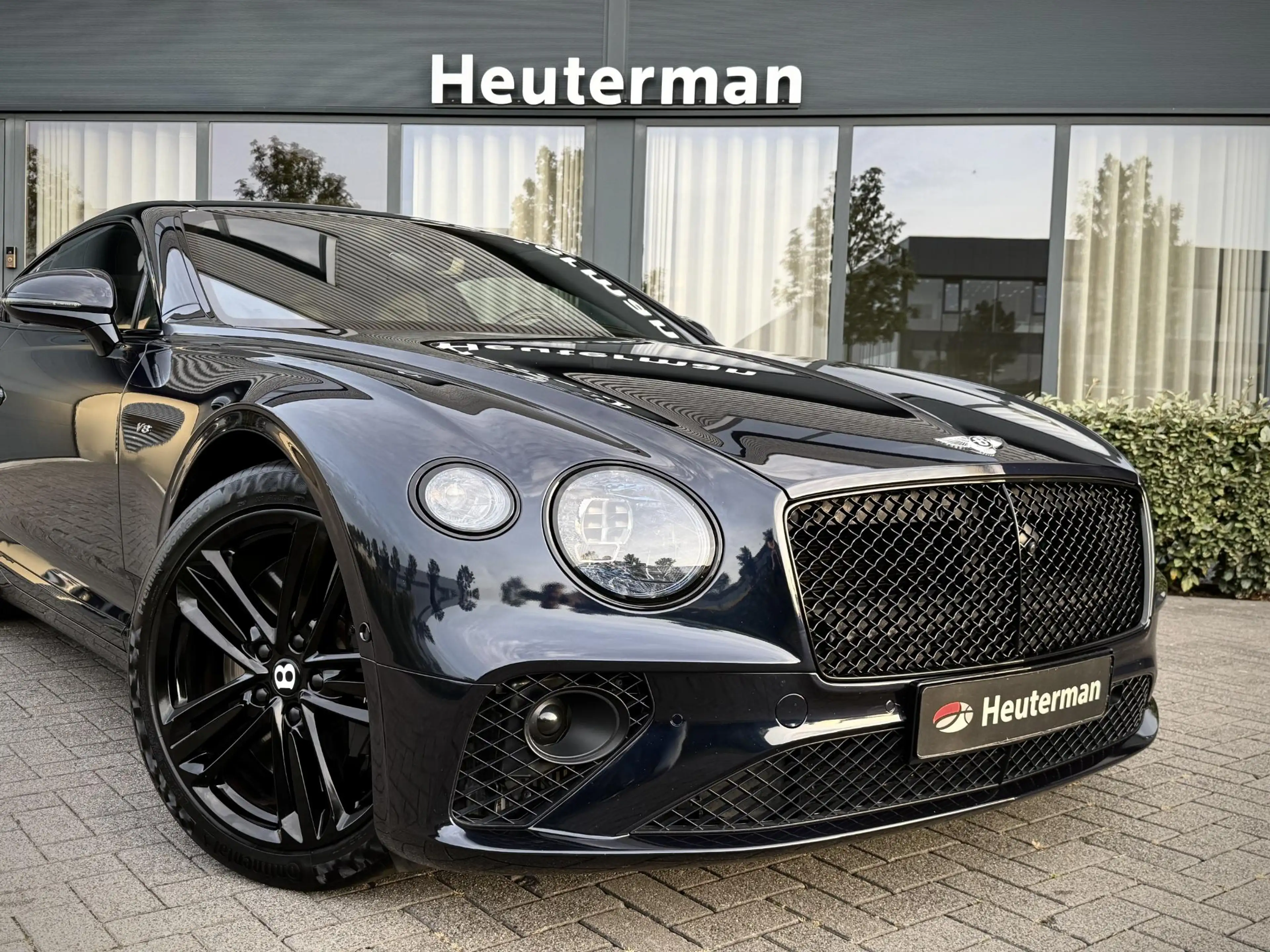 Bentley Continental GT NAIM/Massage/Sofclose/Rotating Screen 4.0 V8 — photo 11