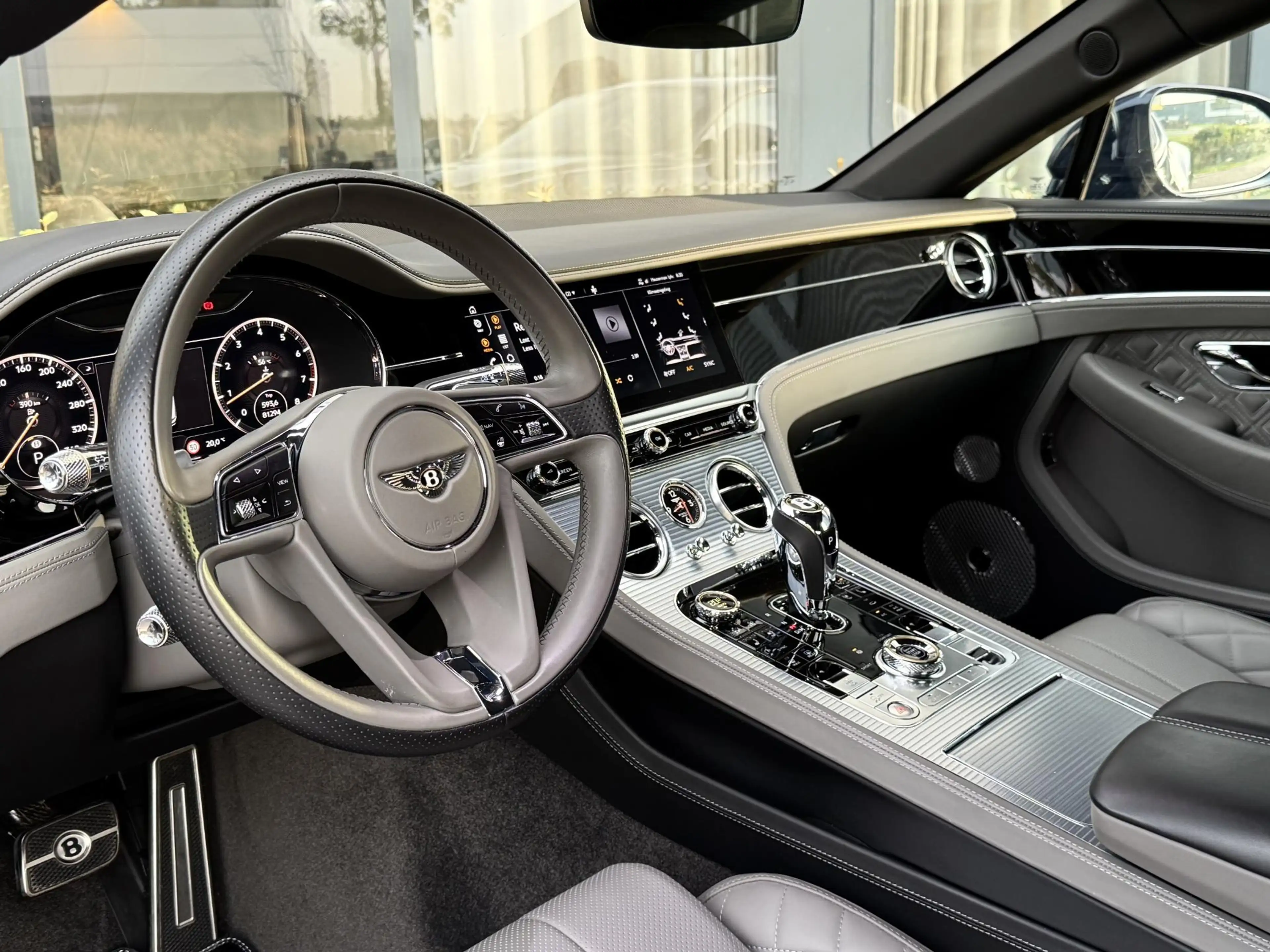 Bentley Continental GT NAIM/Massage/Sofclose/Rotating Screen 4.0 V8 — photo 21