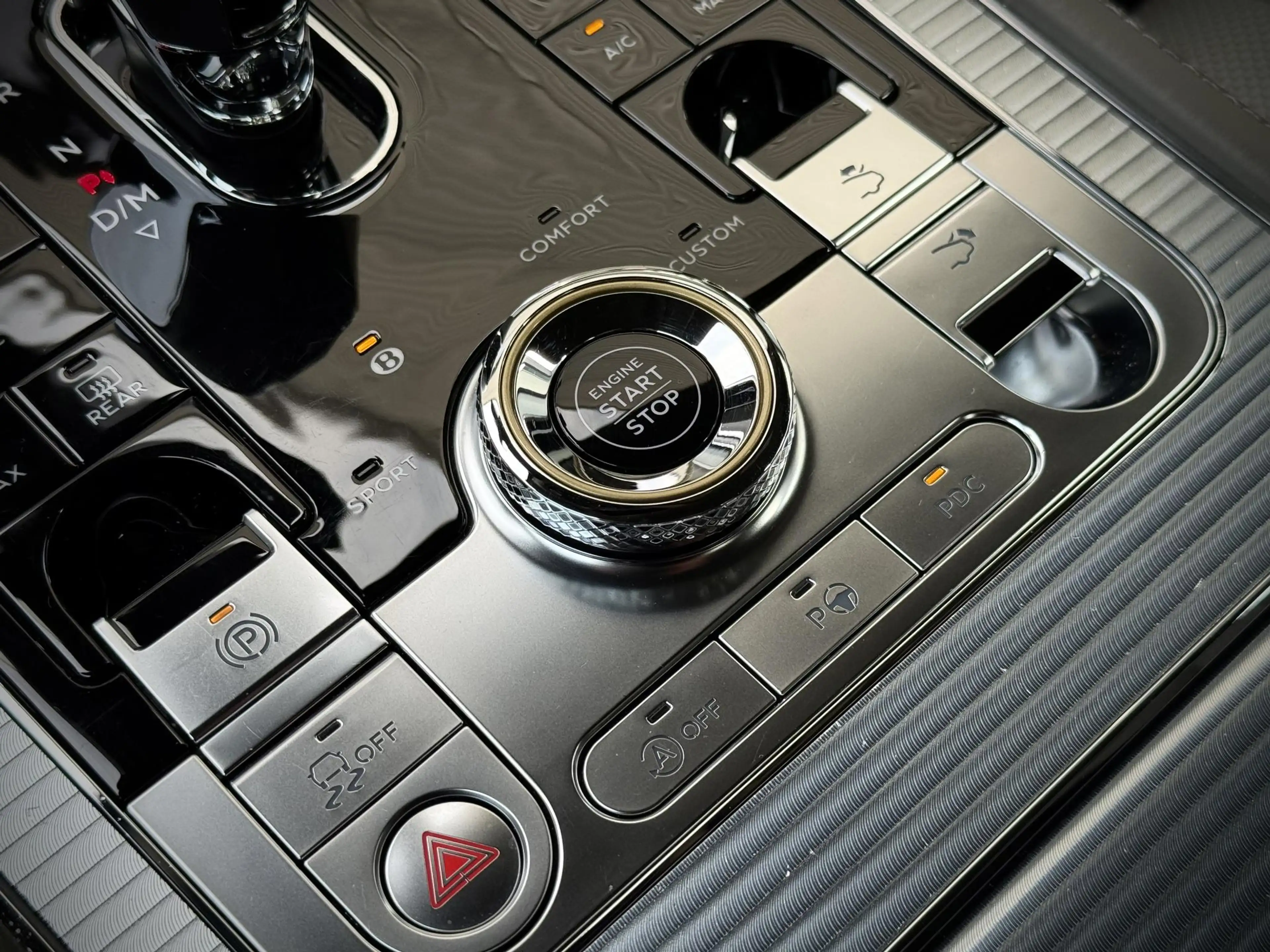 Bentley Continental GT NAIM/Massage/Sofclose/Rotating Screen 4.0 V8 — photo 34