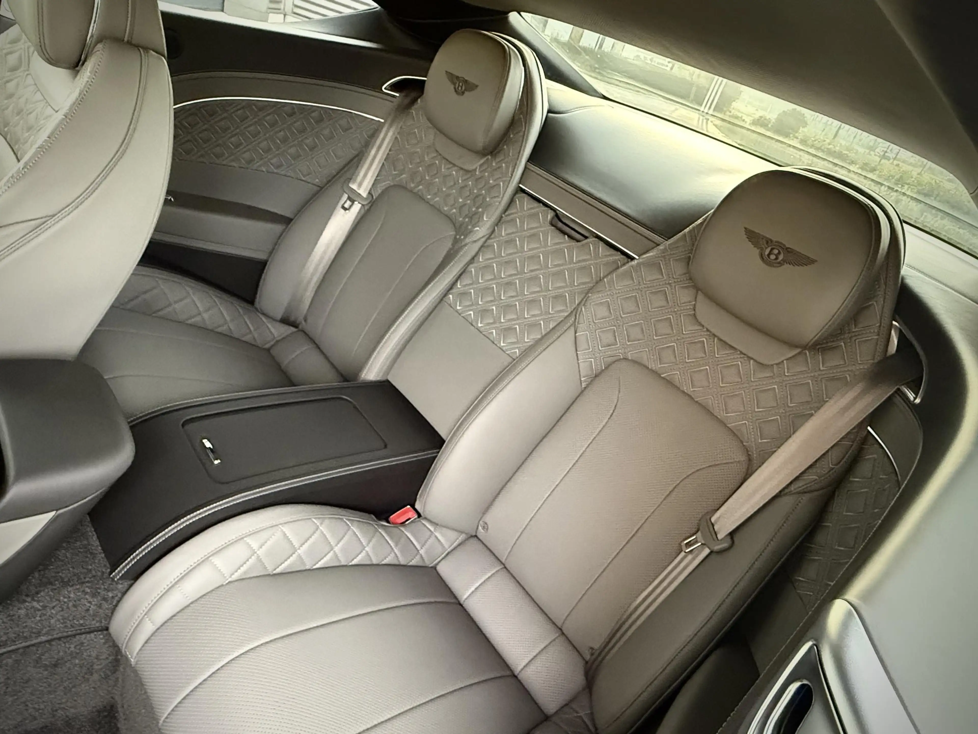 Bentley Continental GT NAIM/Massage/Sofclose/Rotating Screen 4.0 V8 — photo 4